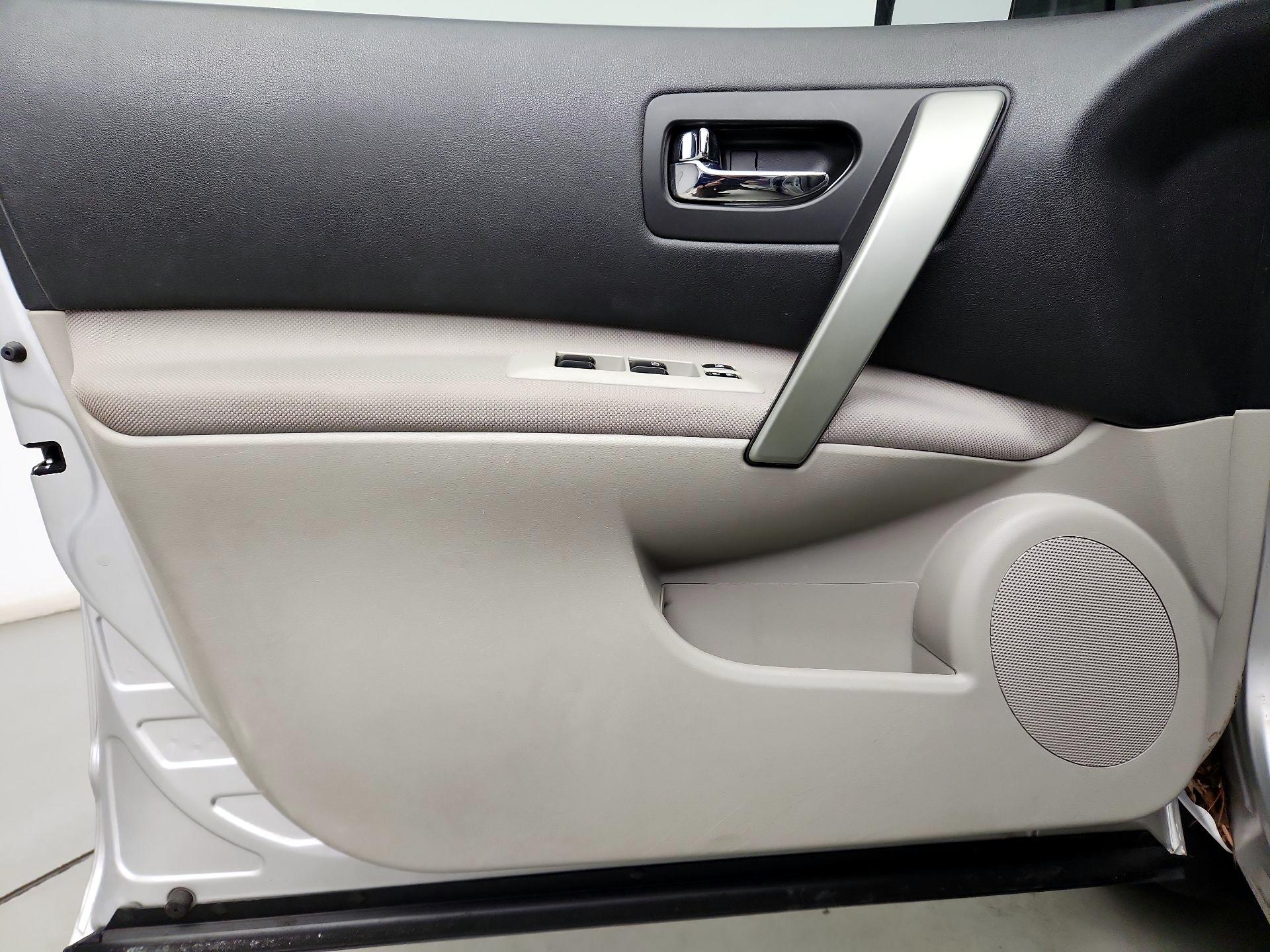 Thumbnail: 2014 Nissan Rogue - 12