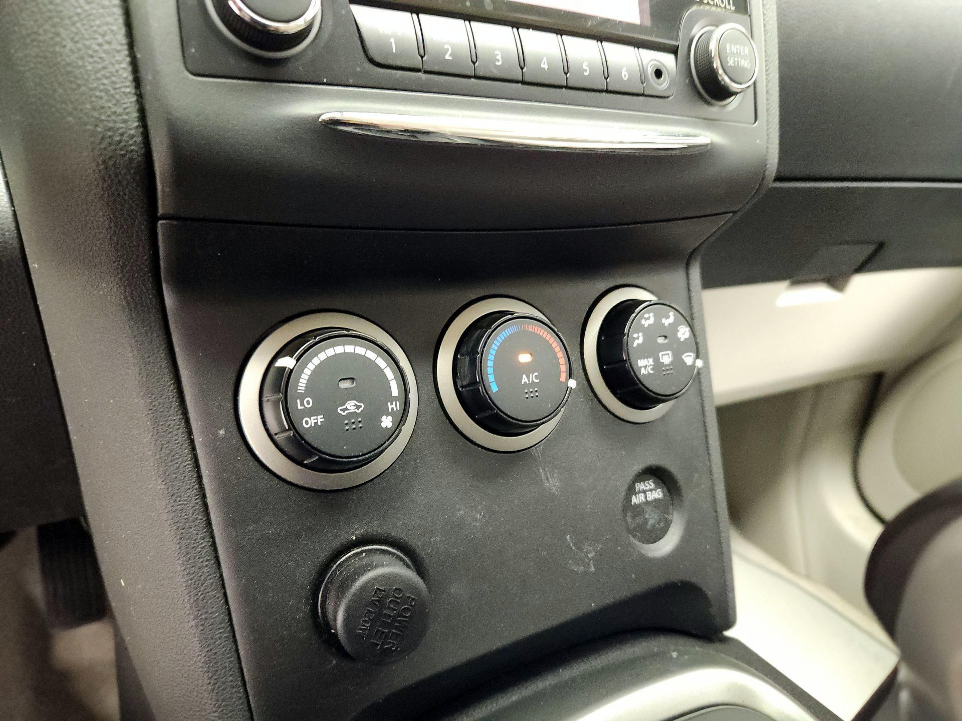 Thumbnail: 2014 Nissan Rogue - 16