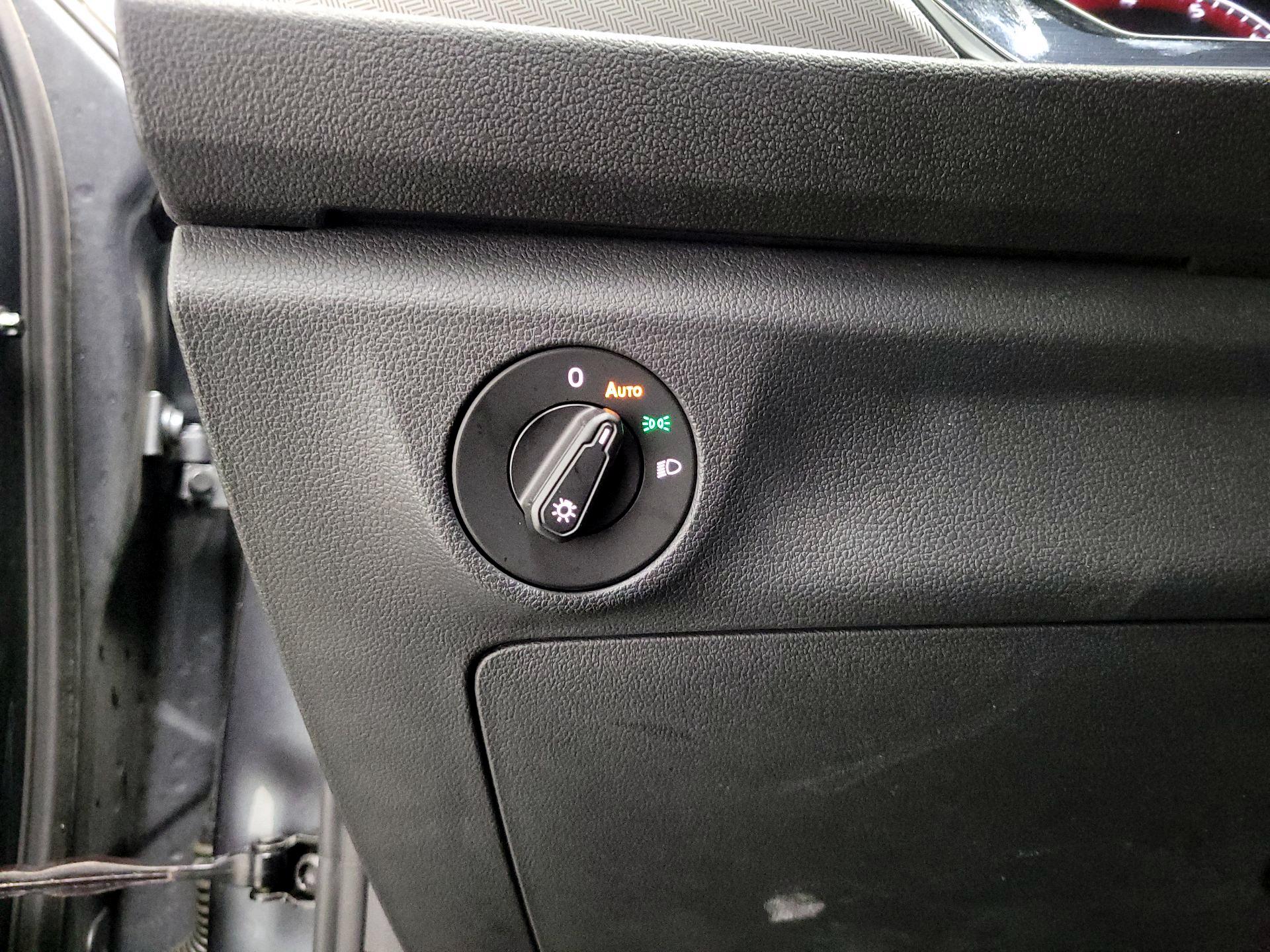 Thumbnail: 2020 Volkswagen Jetta - 14