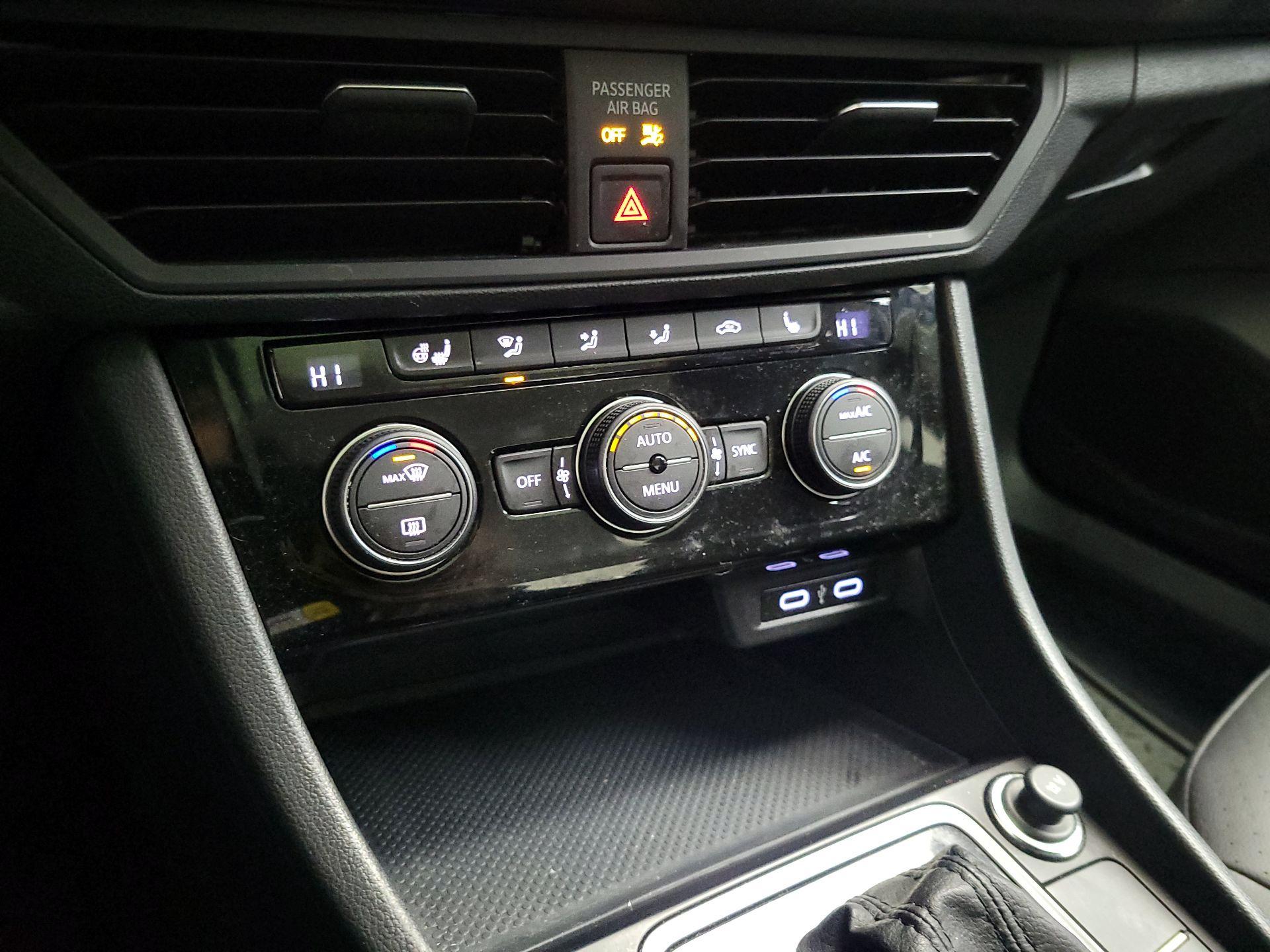 Thumbnail: 2020 Volkswagen Jetta - 17