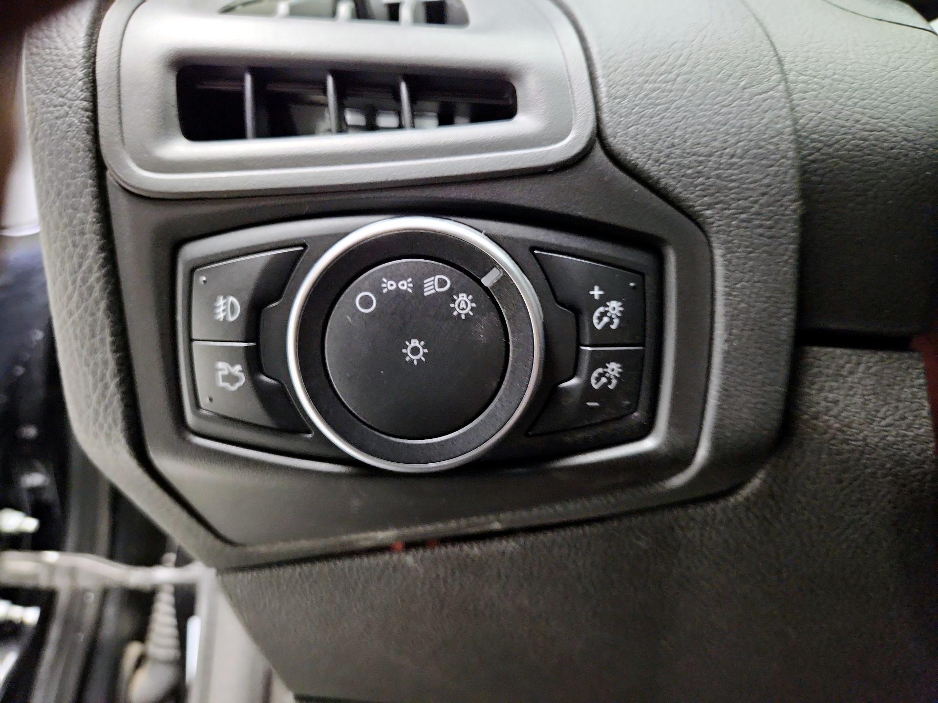 Thumbnail: 2016 Ford Focus - 13