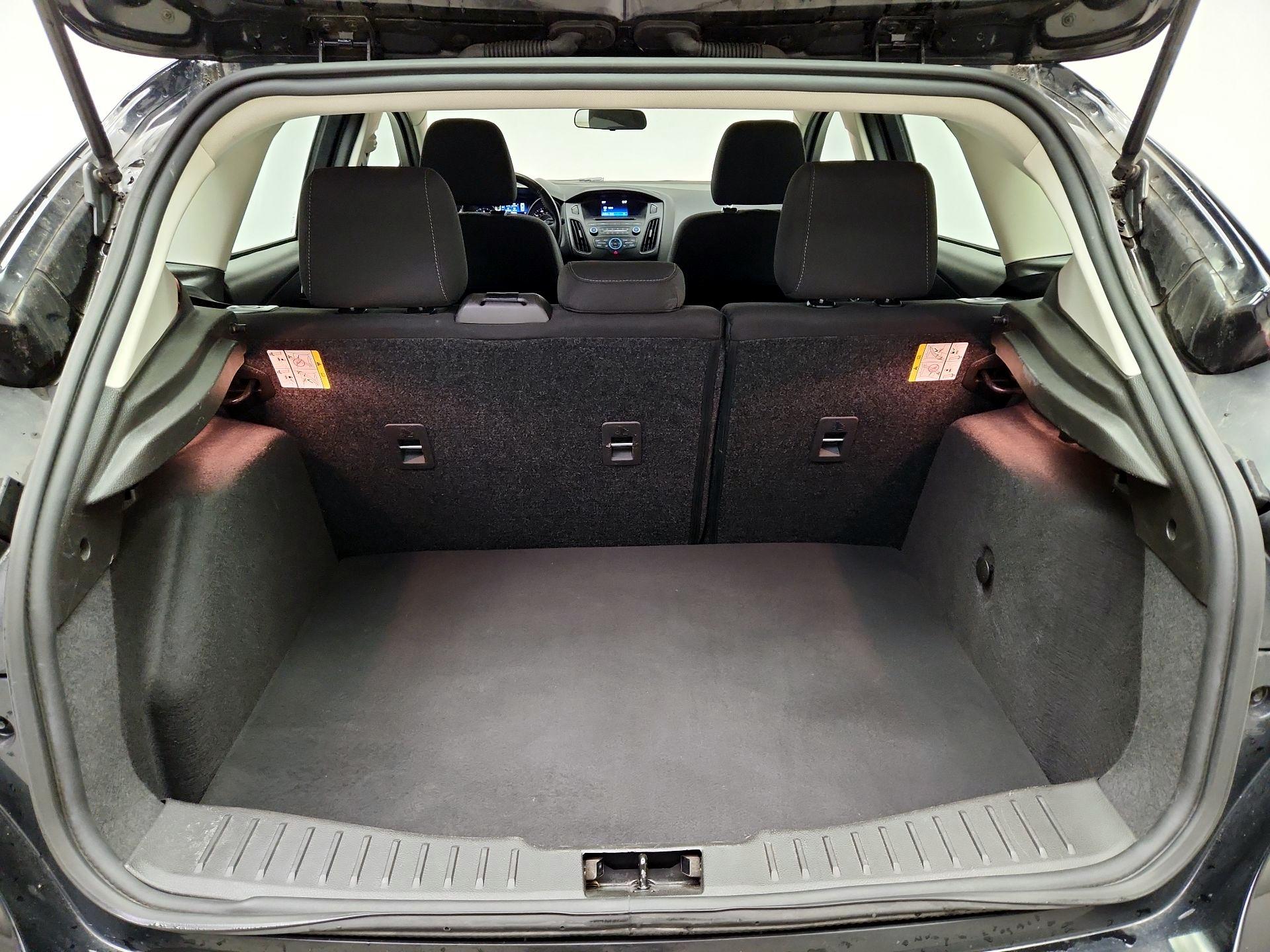 Thumbnail: 2016 Ford Focus - 20