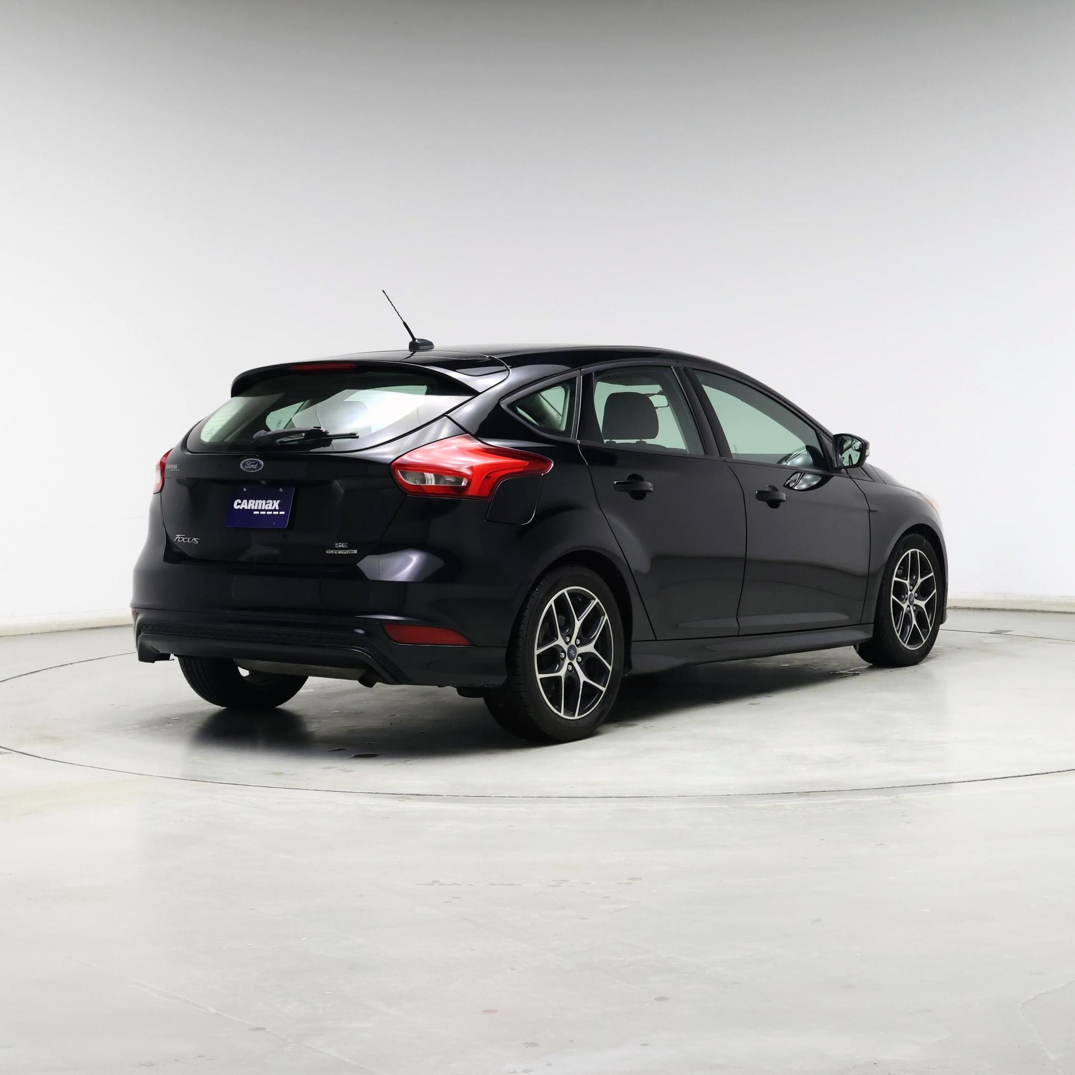 Thumbnail: 2016 Ford Focus - 8