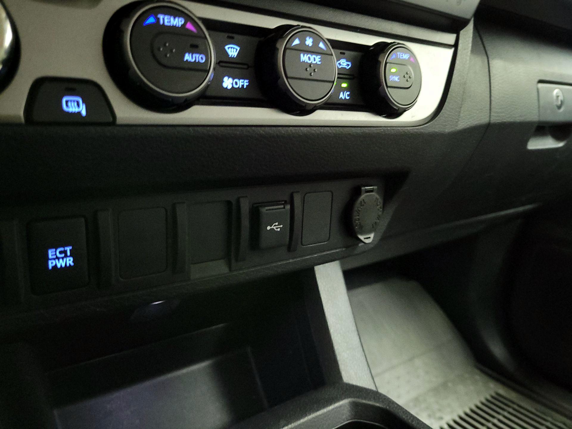 Thumbnail: 2021 Toyota Tacoma - 18