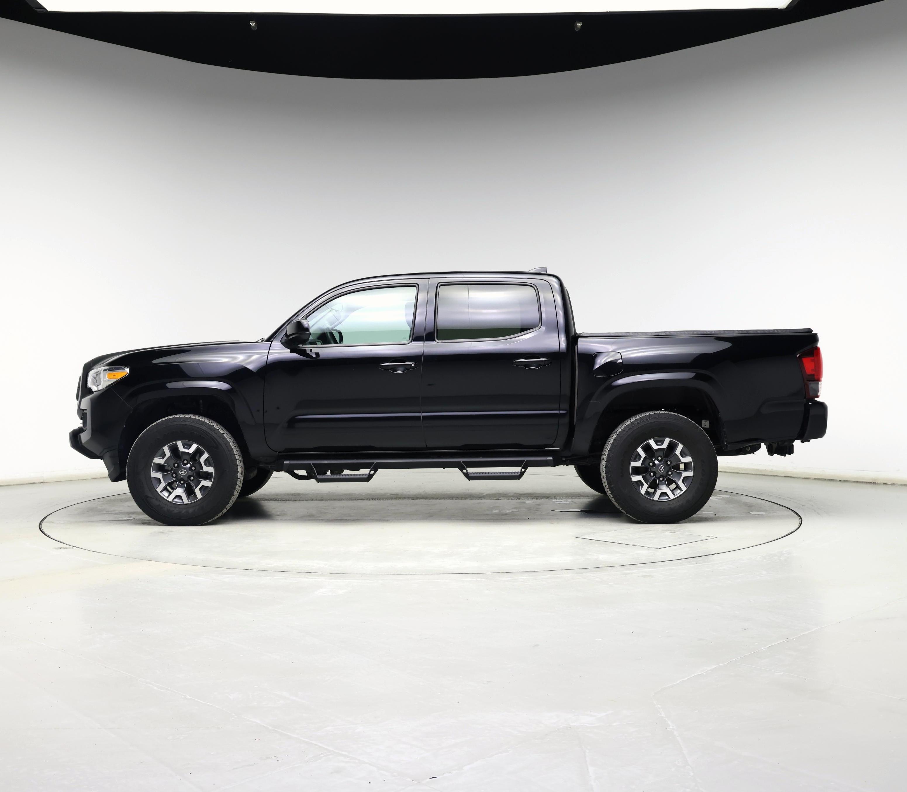 Thumbnail: 2021 Toyota Tacoma - 3