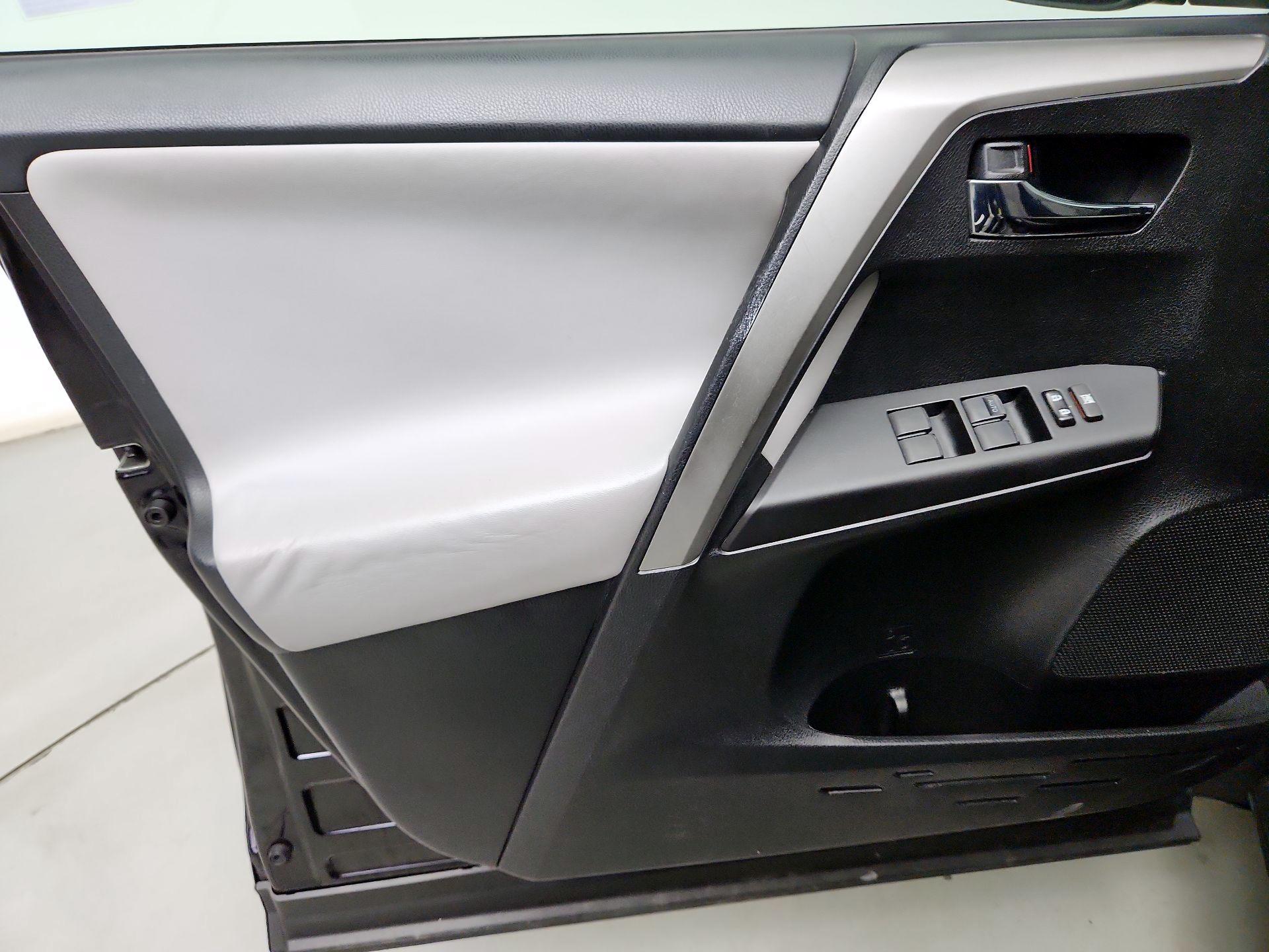 Thumbnail: 2017 Toyota RAV4 - 12