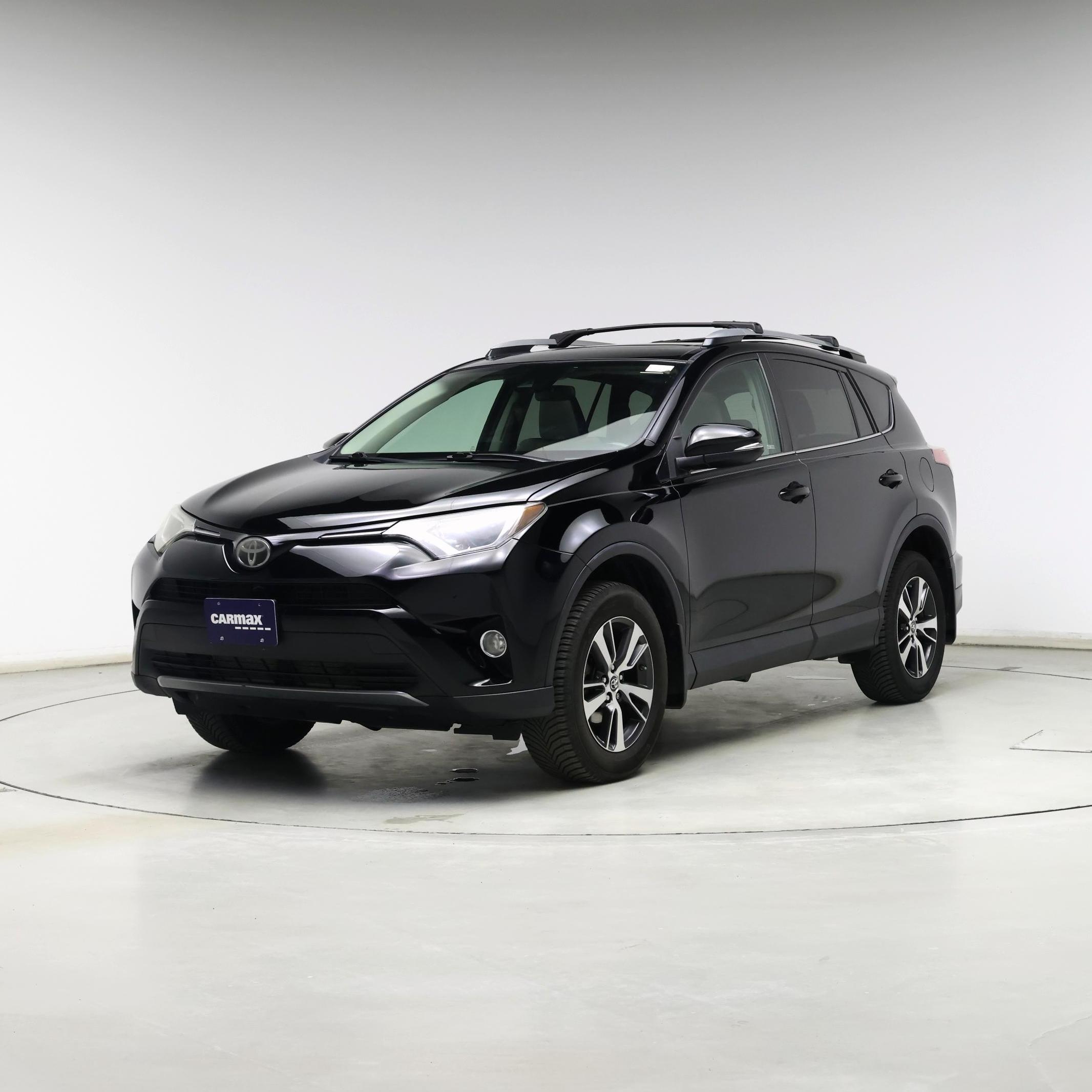 Thumbnail: 2017 Toyota RAV4 - 4