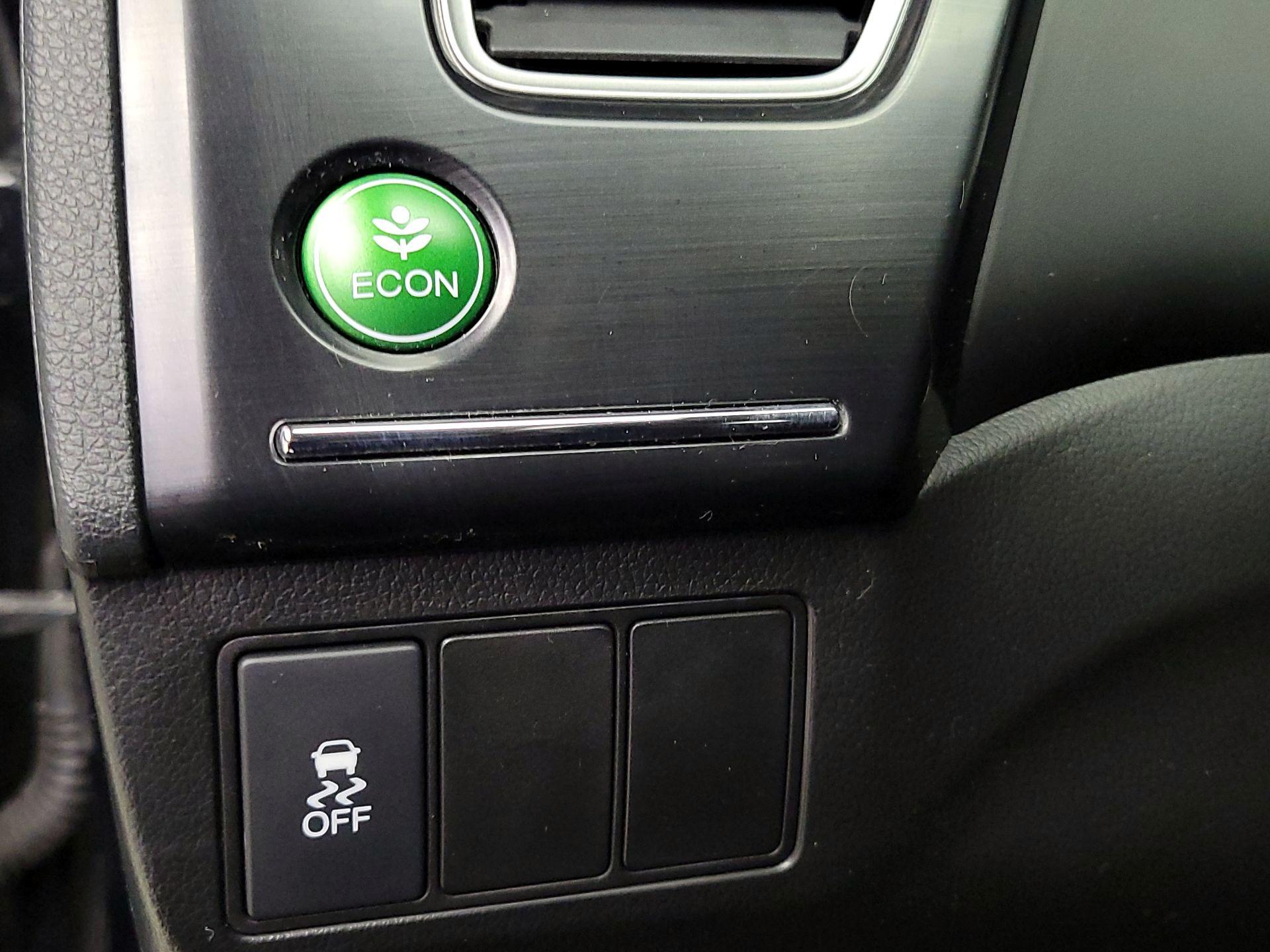 Thumbnail: 2015 Honda Civic - 13