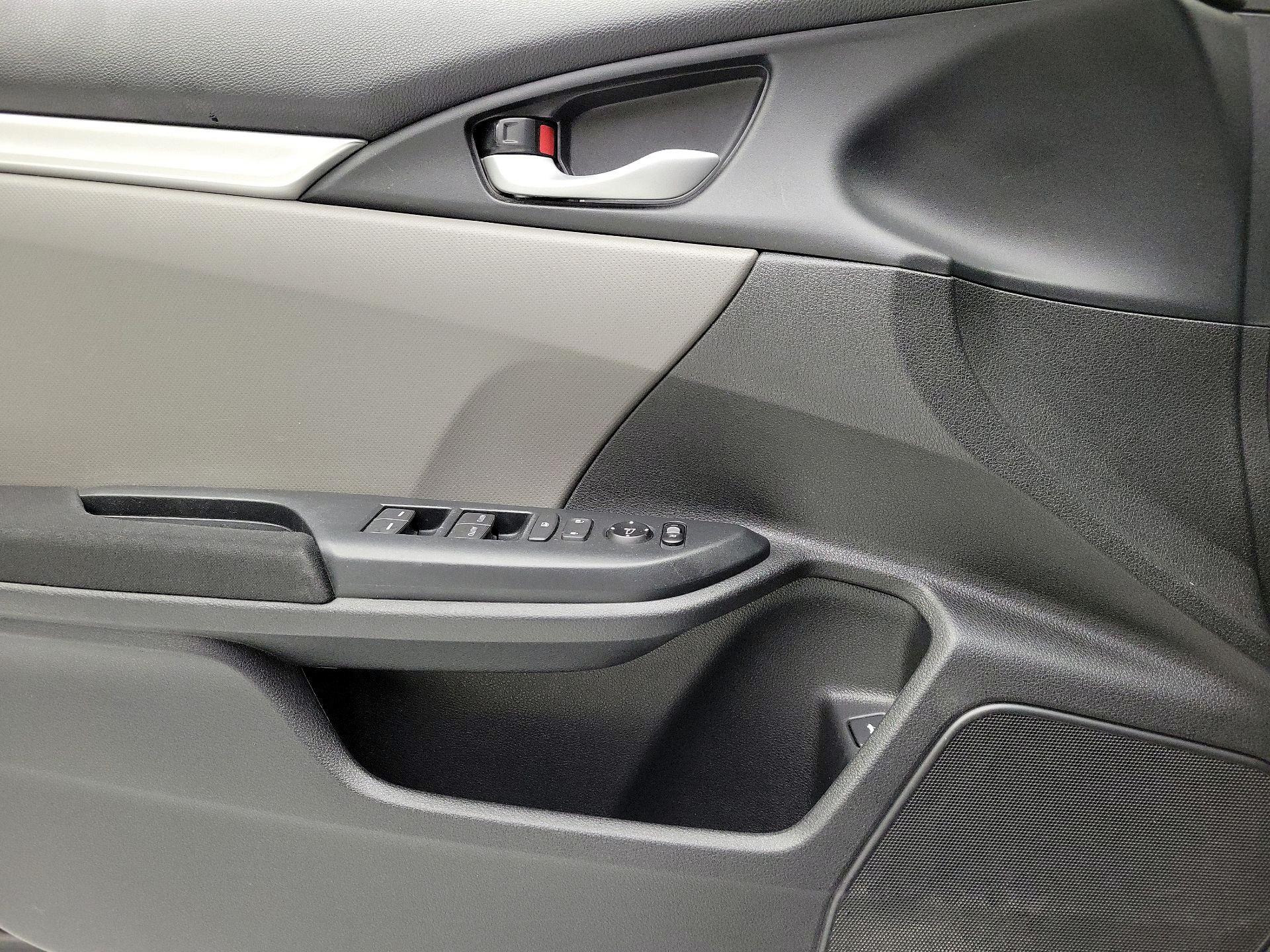 Thumbnail: 2016 Honda Civic - 12