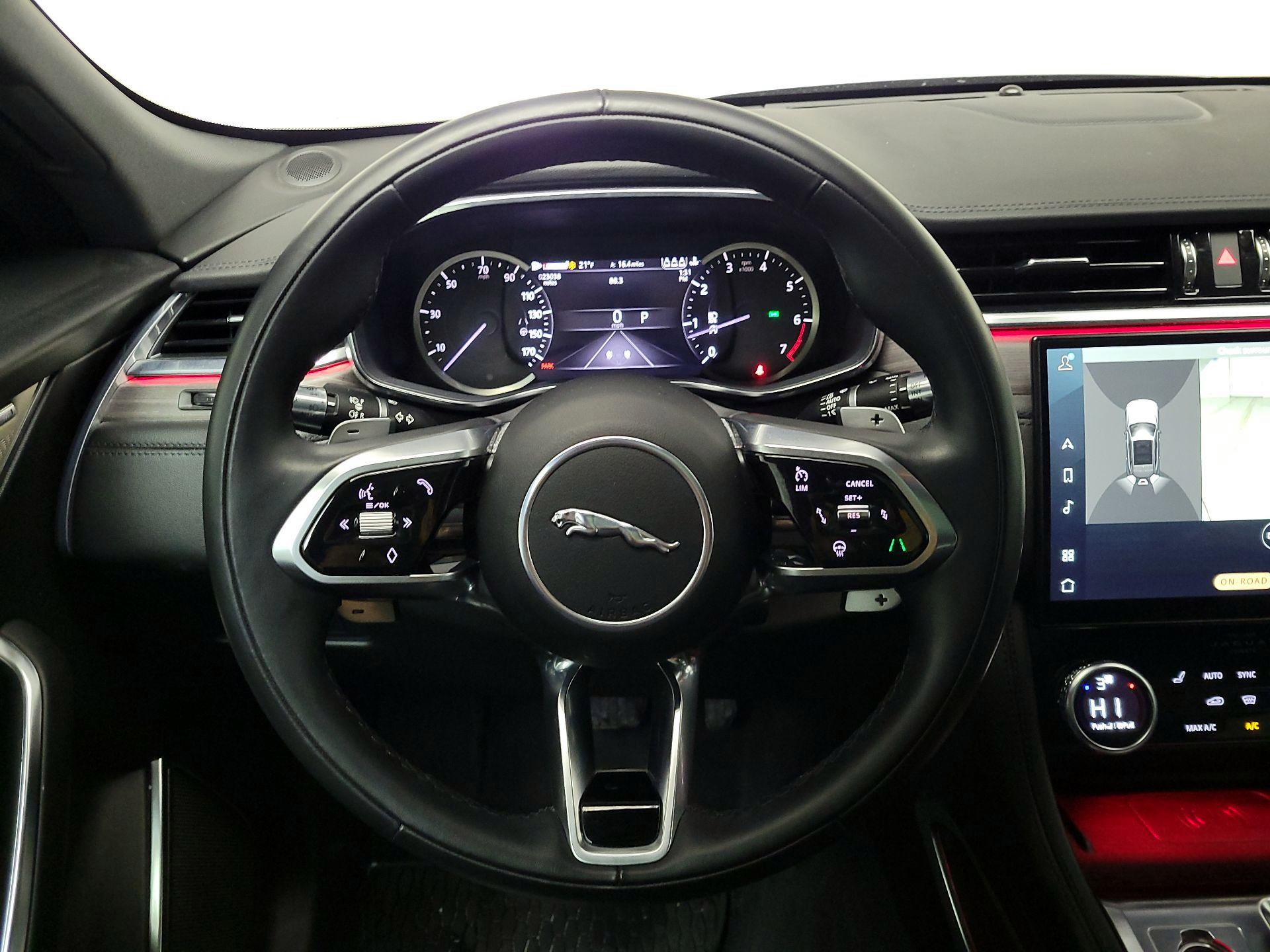 Thumbnail: 2022 Jaguar F-Pace - 10