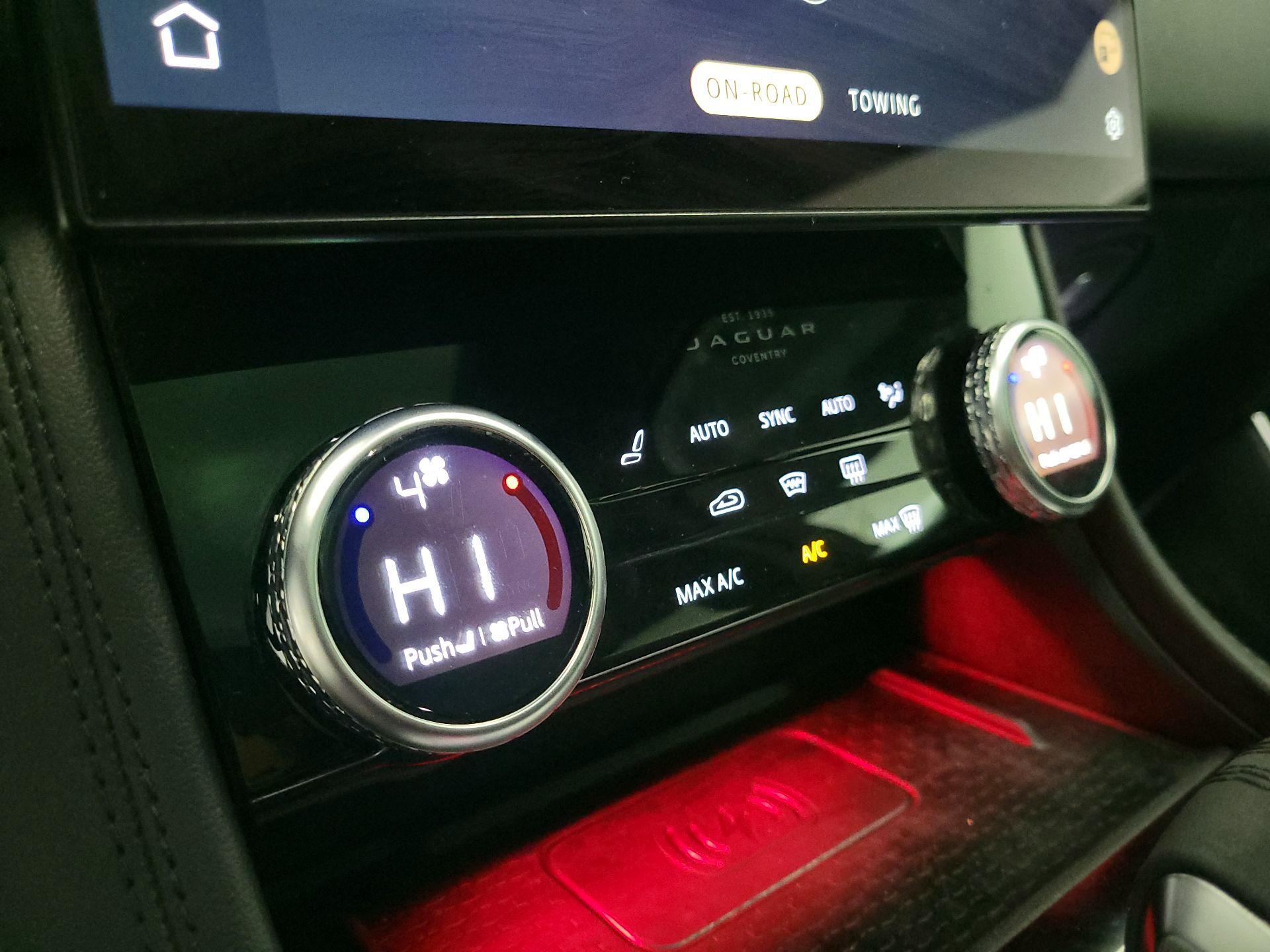 Thumbnail: 2022 Jaguar F-Pace - 17