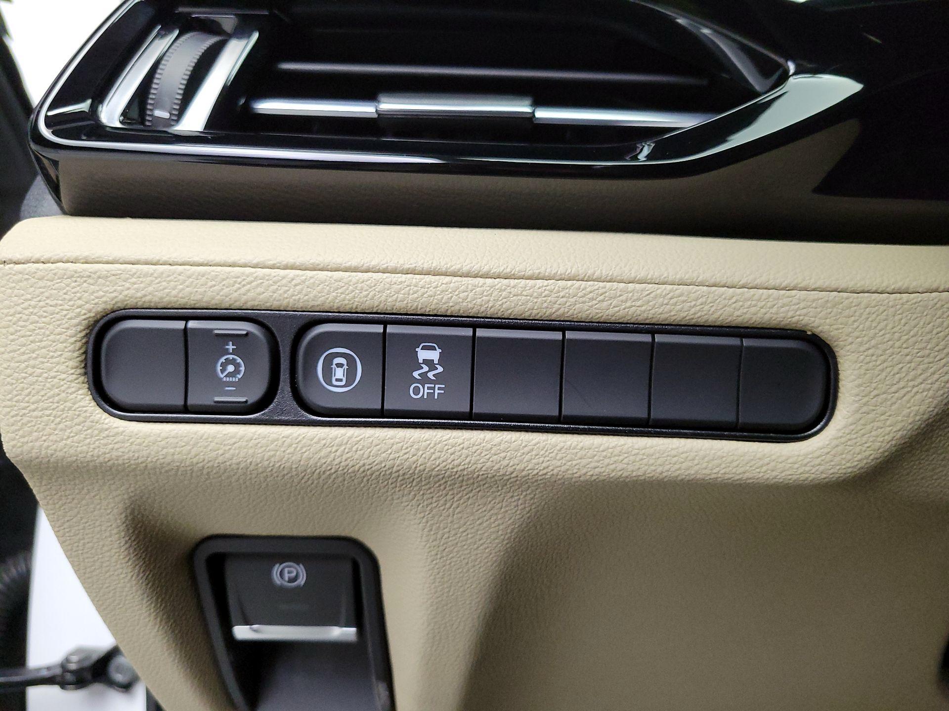 Thumbnail: 2025 Acura MDX - 13