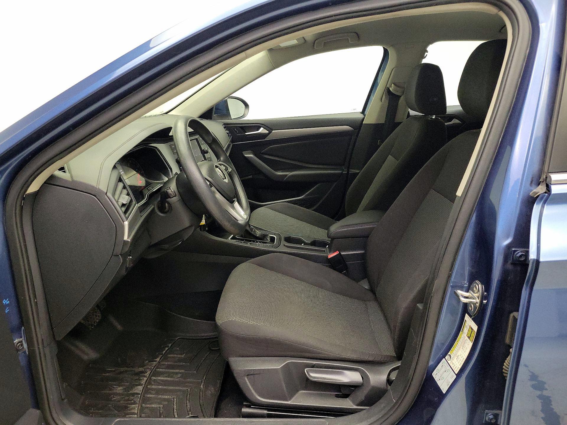 Thumbnail: 2019 Volkswagen Jetta - 11