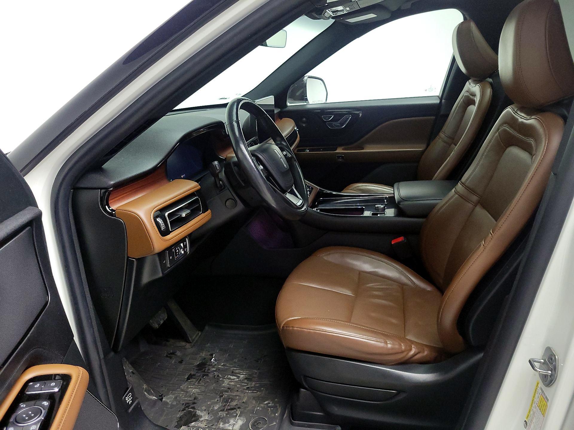 Thumbnail: 2021 Lincoln Aviator - 11