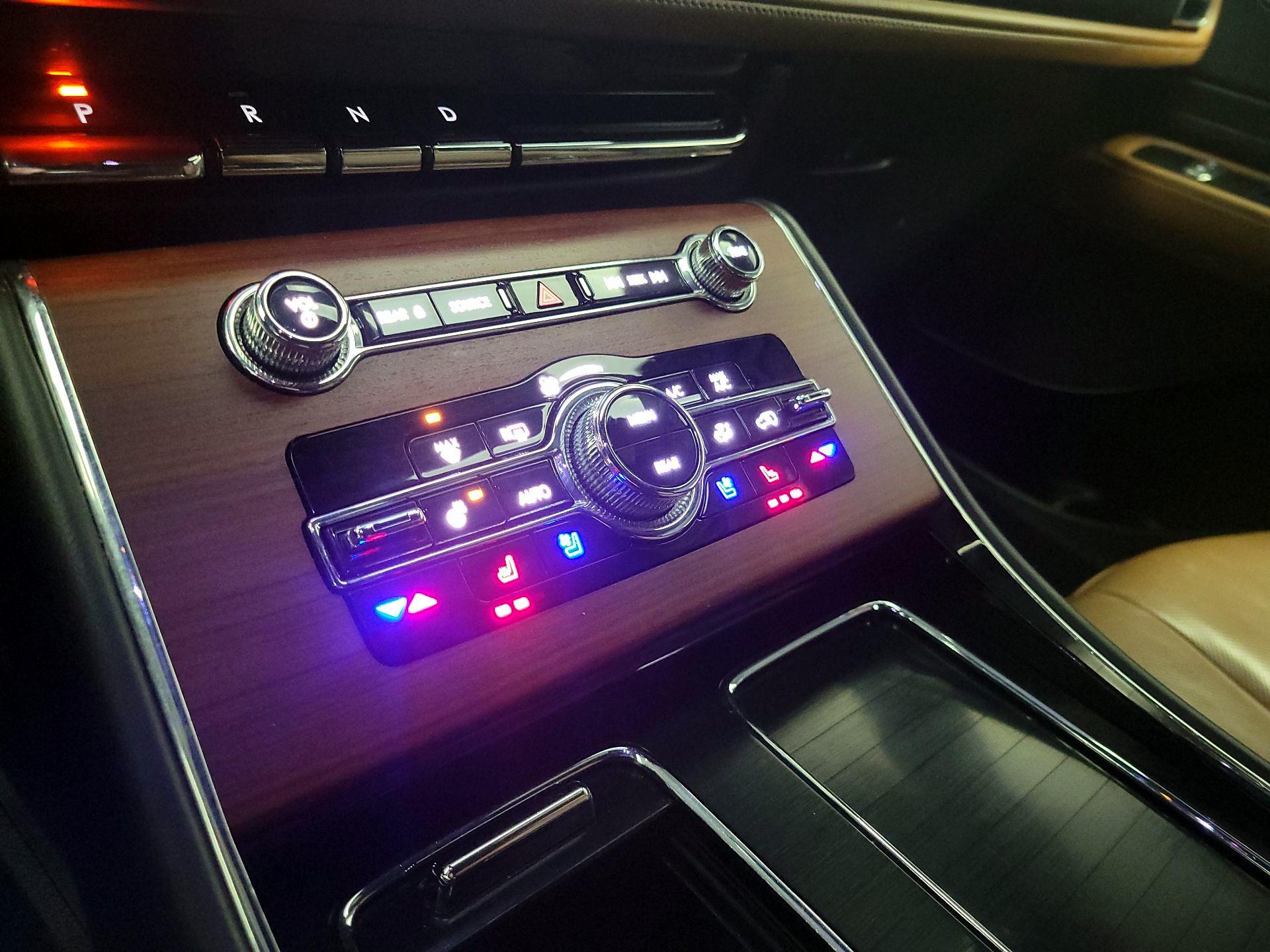 Thumbnail: 2021 Lincoln Aviator - 17