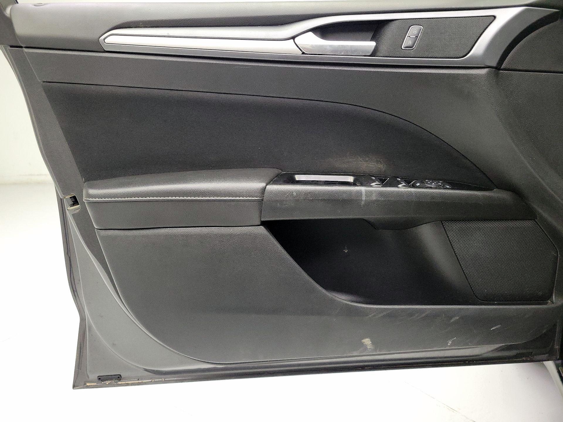 Thumbnail: 2015 Ford Fusion - 12