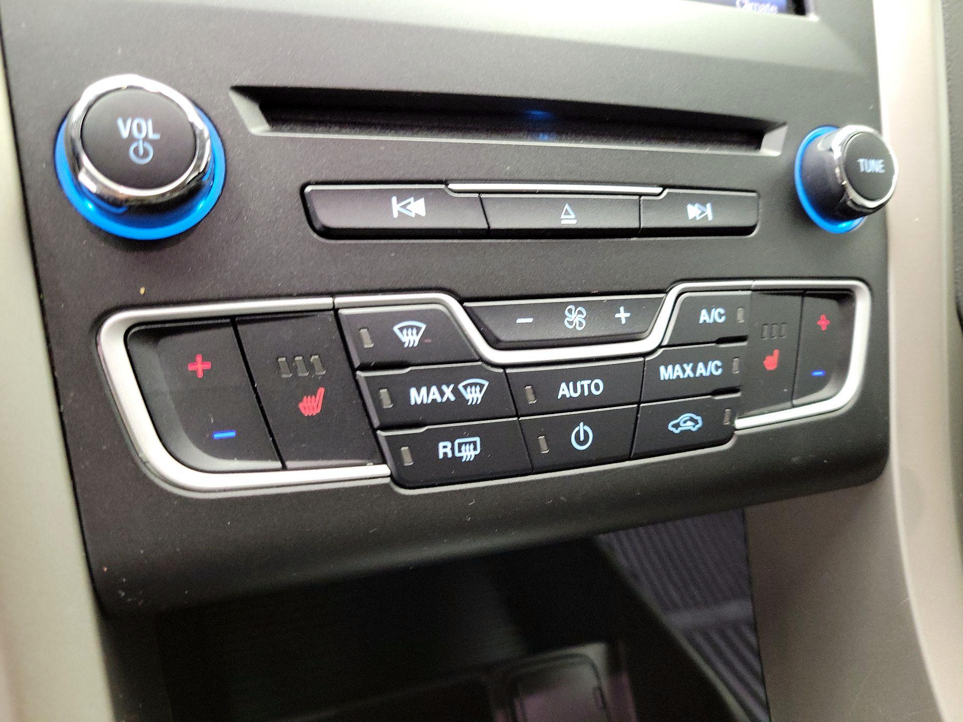 Thumbnail: 2016 Ford Fusion - 15