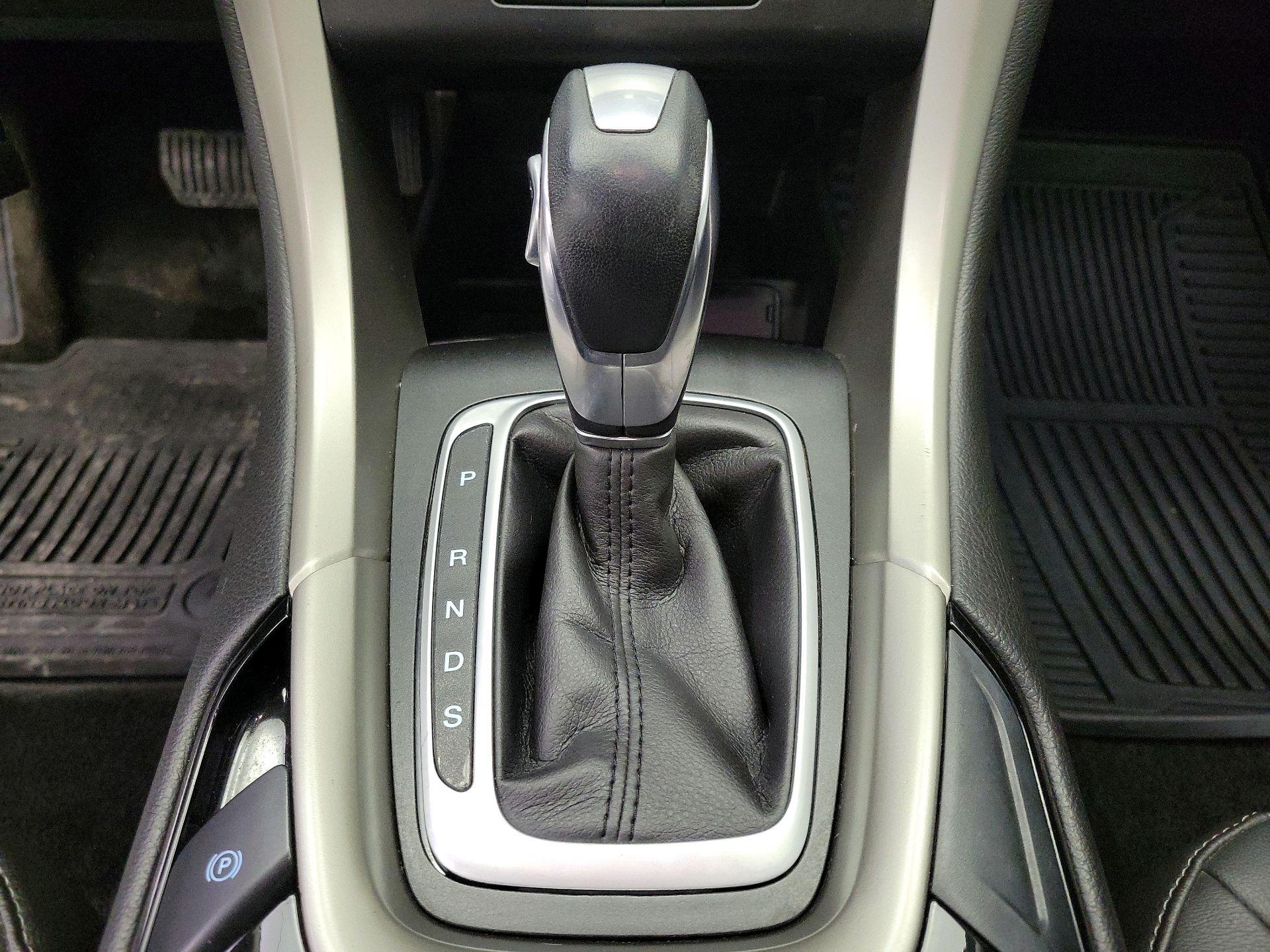 Thumbnail: 2016 Ford Fusion - 16