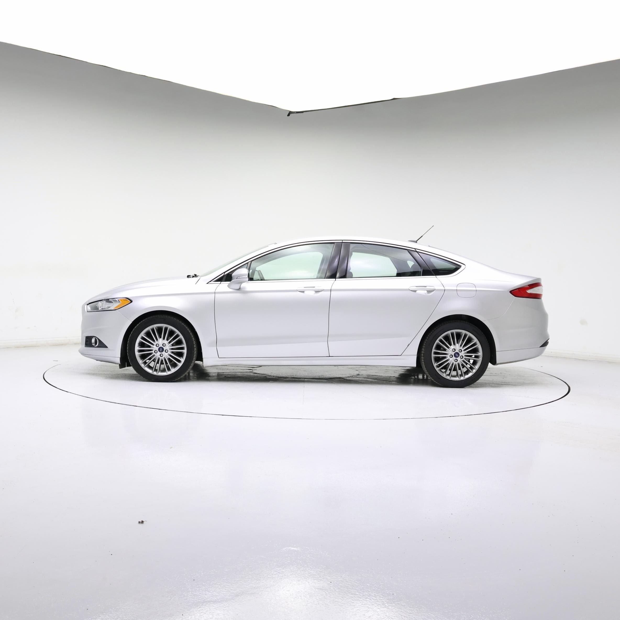 Thumbnail: 2016 Ford Fusion - 3