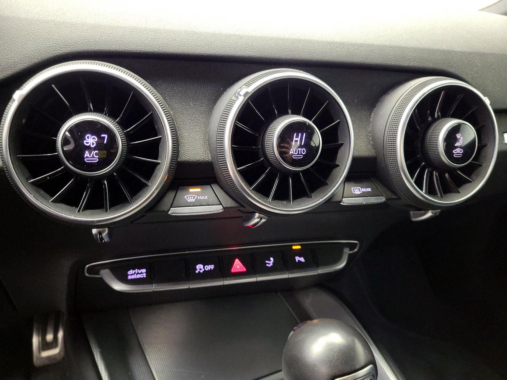 Thumbnail: 2016 Audi TT - 15