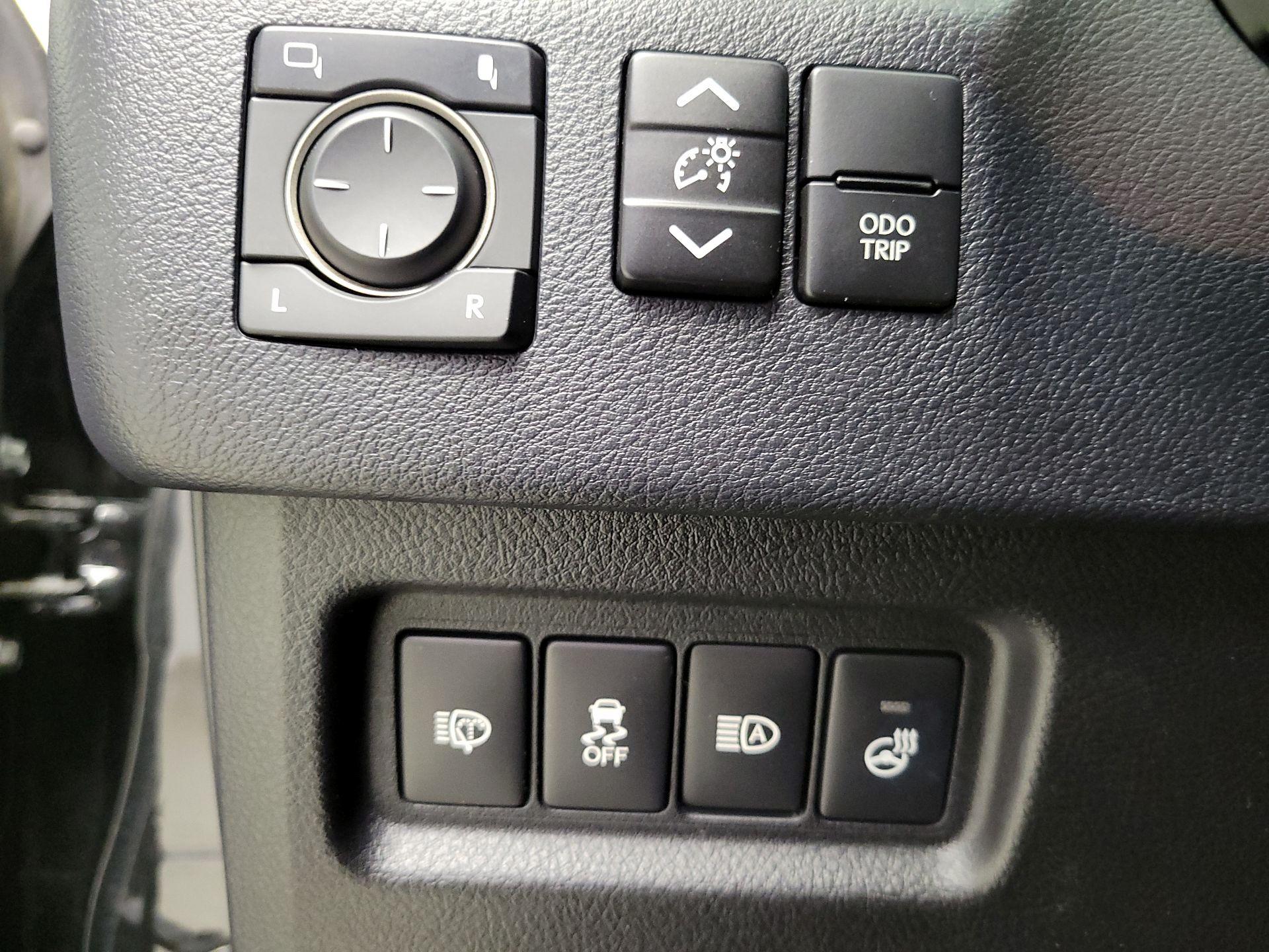 Thumbnail: 2023 Lexus GX - 13