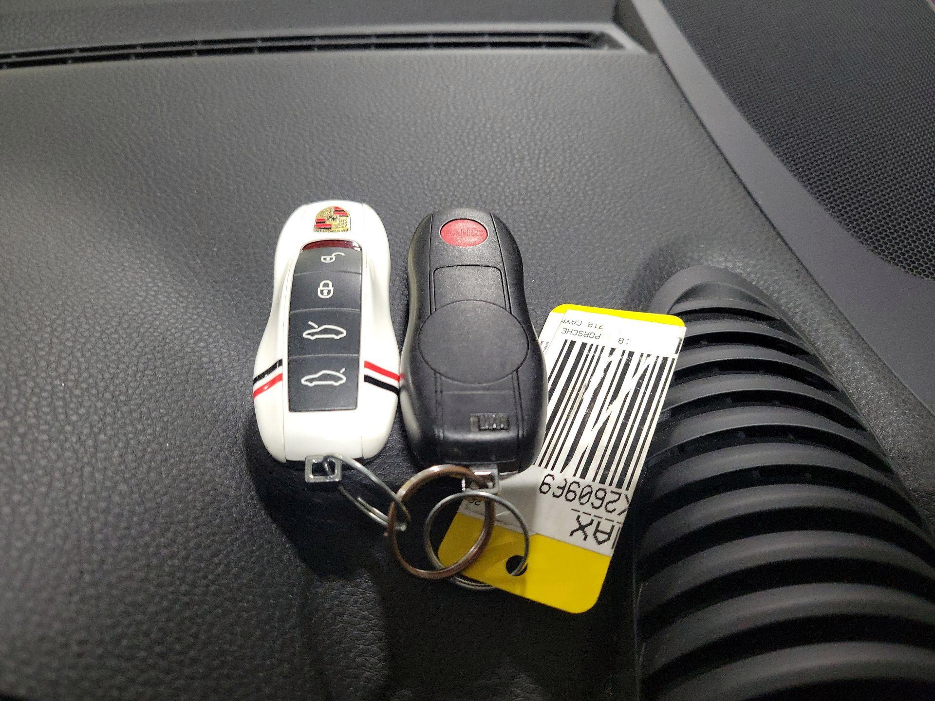 Thumbnail: 2018 Porsche 718 Cayman - 19