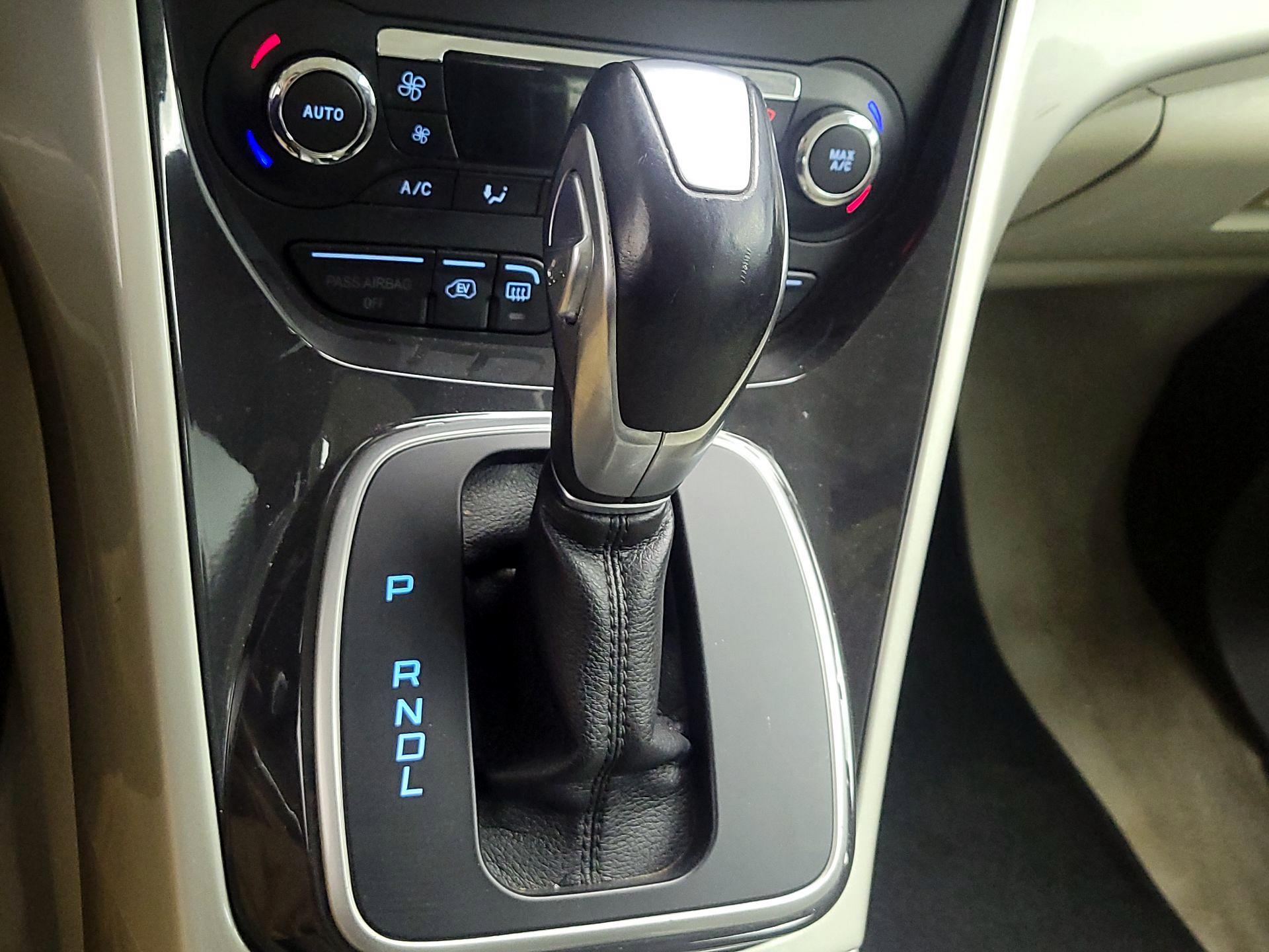 Thumbnail: 2014 Ford C-Max - 16