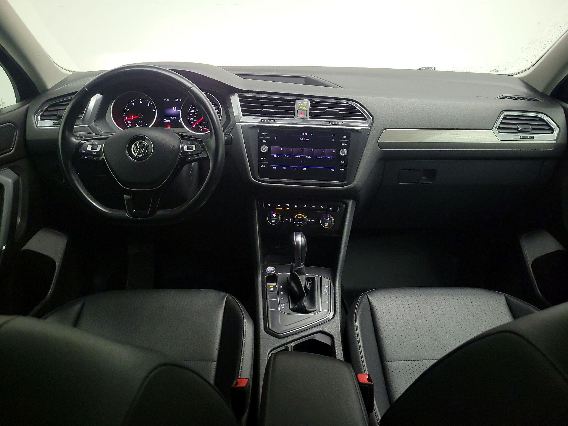 Thumbnail: 2018 Volkswagen Tiguan - 9