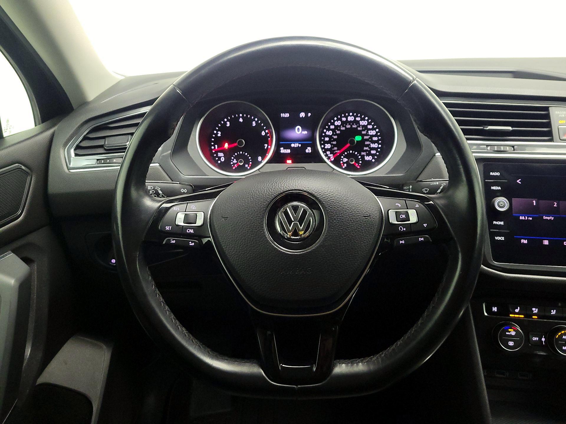 Thumbnail: 2018 Volkswagen Tiguan - 10