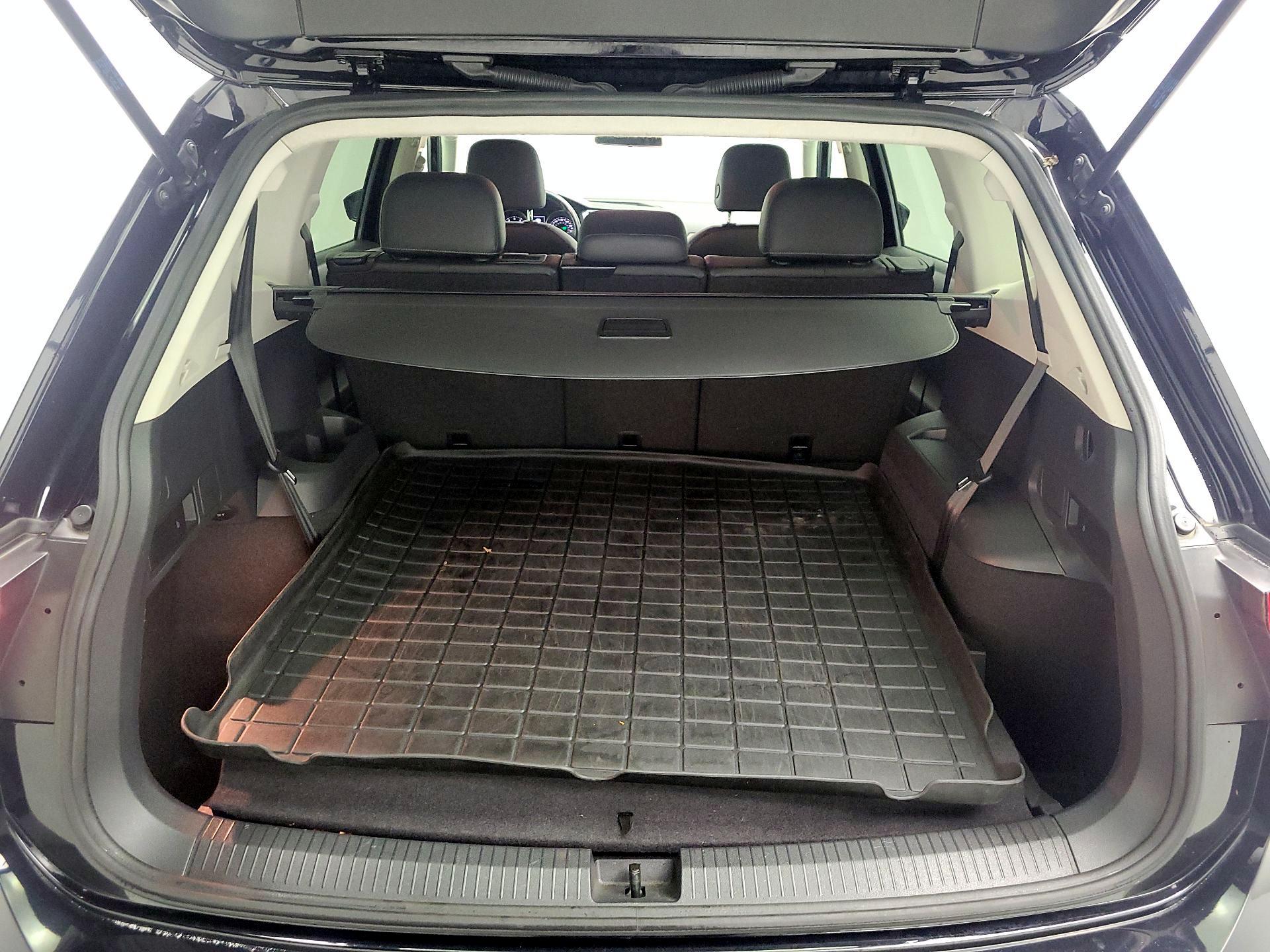 Thumbnail: 2018 Volkswagen Tiguan - 18