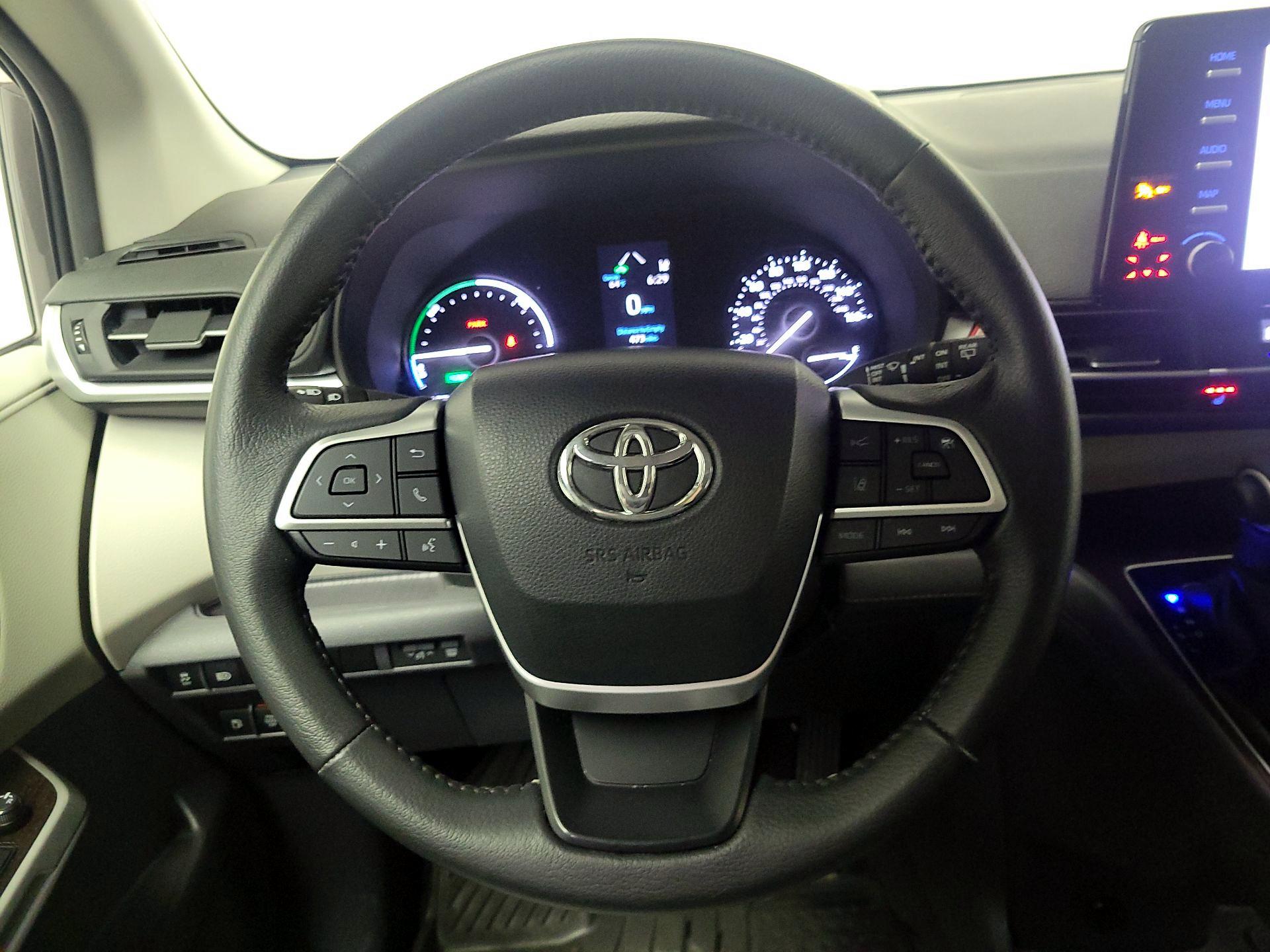 Thumbnail: 2024 Toyota Sienna - 10