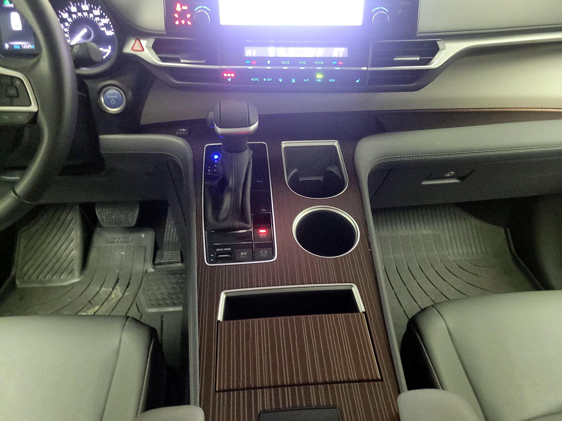 Thumbnail: 2024 Toyota Sienna - 17