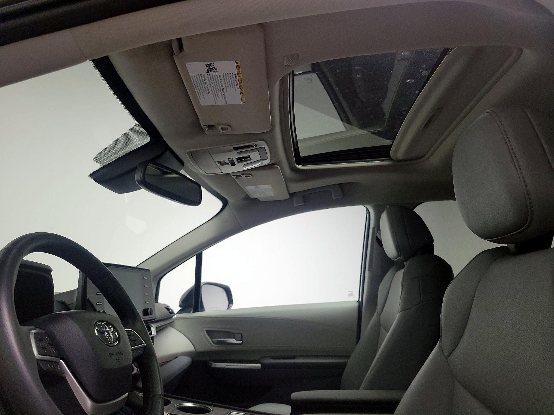 Thumbnail: 2024 Toyota Sienna - 19