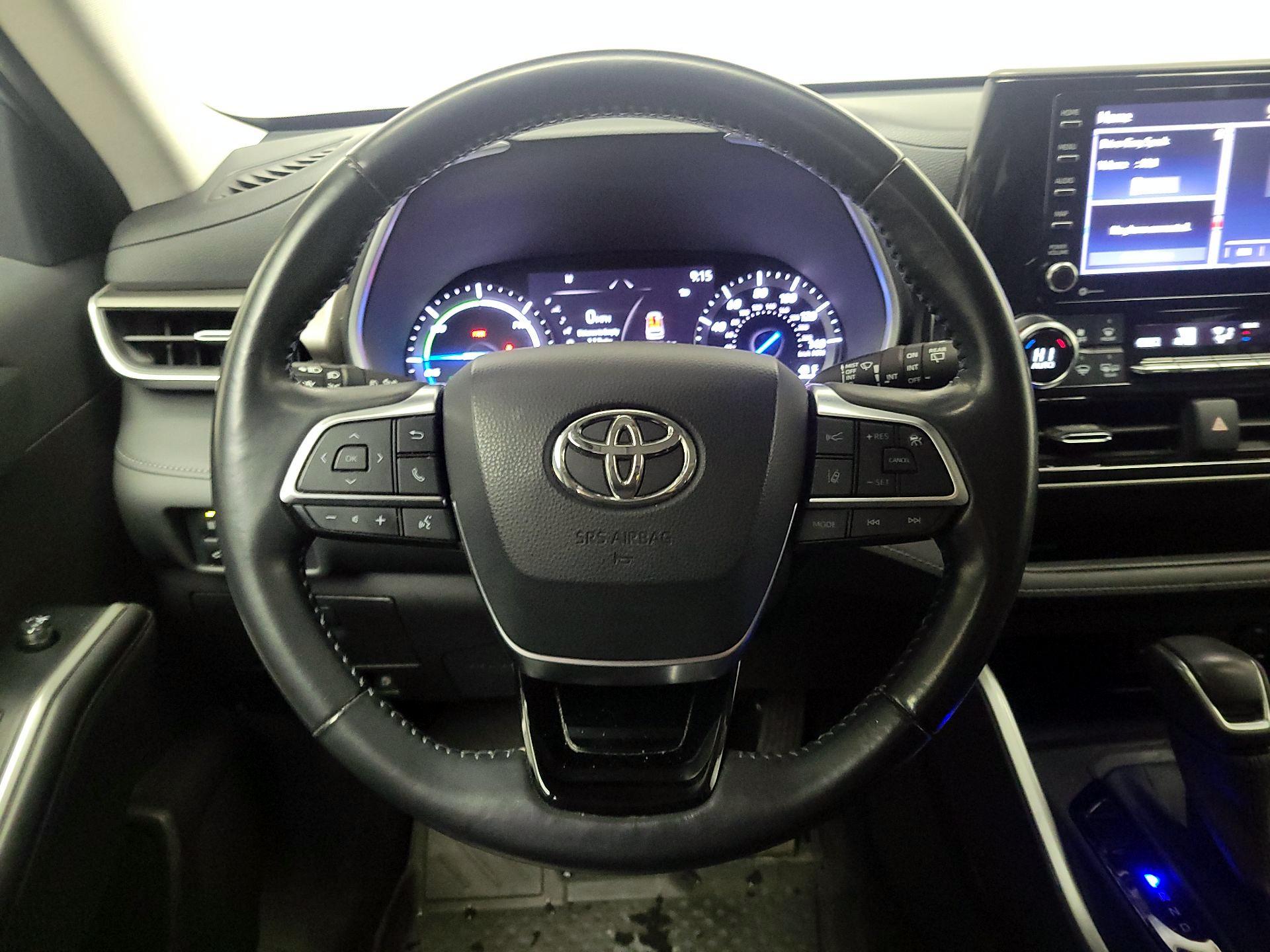 Thumbnail: 2020 Toyota Highlander - 10