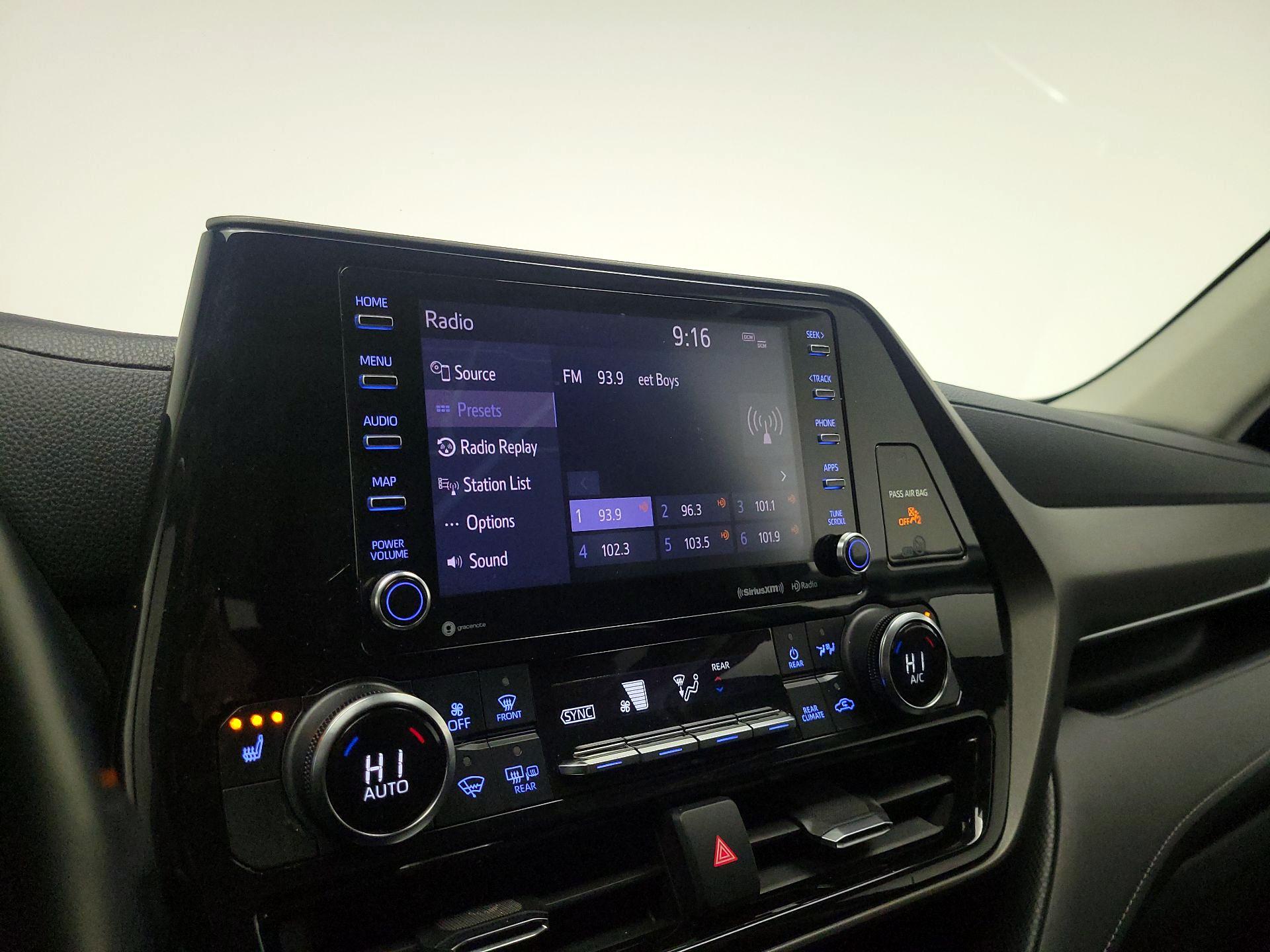 Thumbnail: 2020 Toyota Highlander - 16