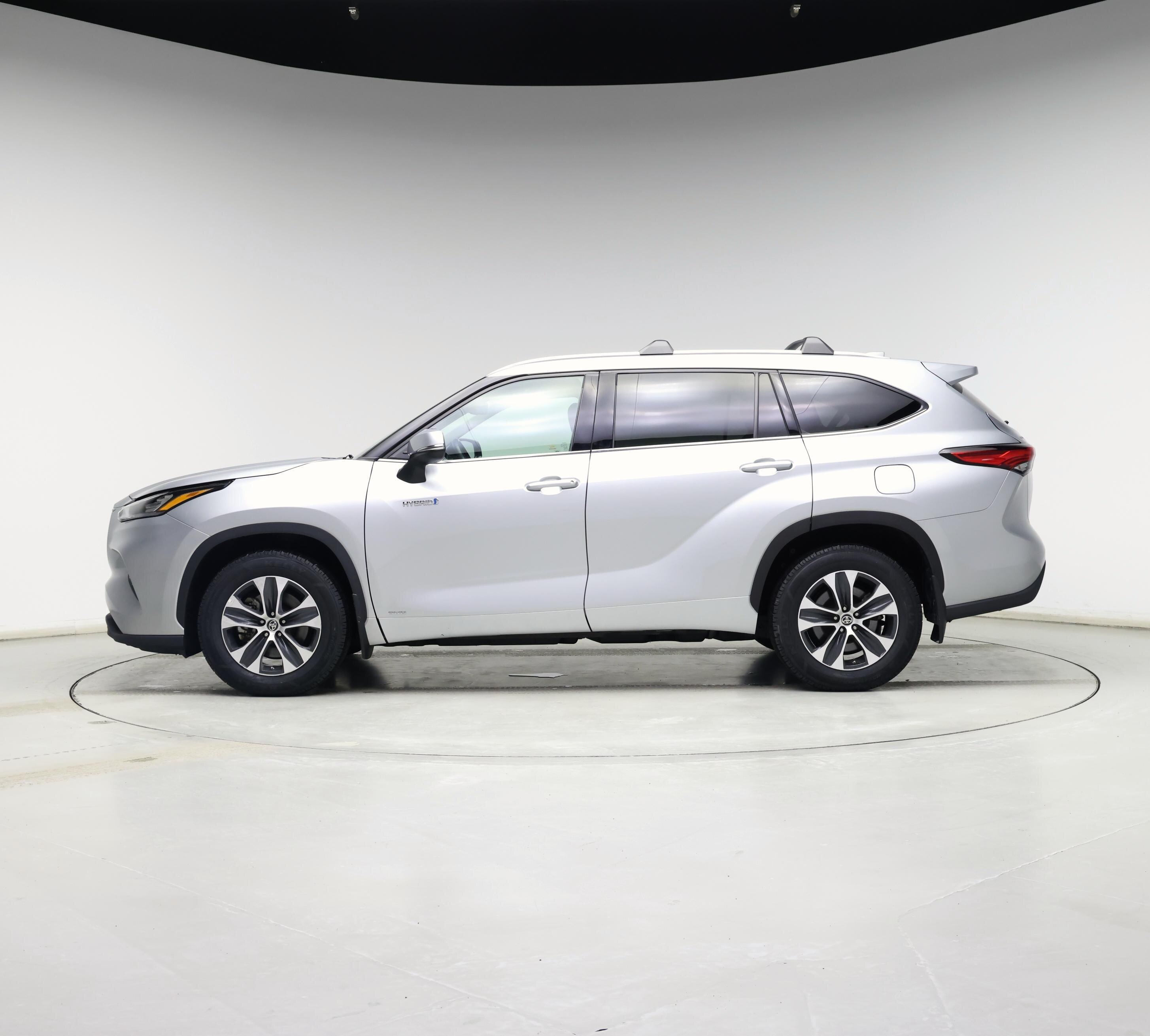 Thumbnail: 2020 Toyota Highlander - 3