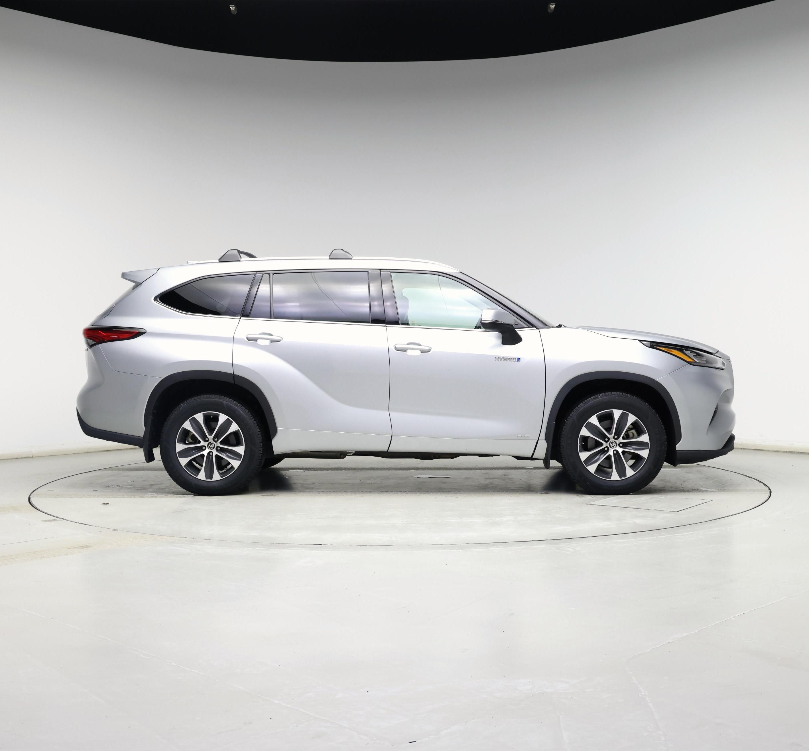 Thumbnail: 2020 Toyota Highlander - 7