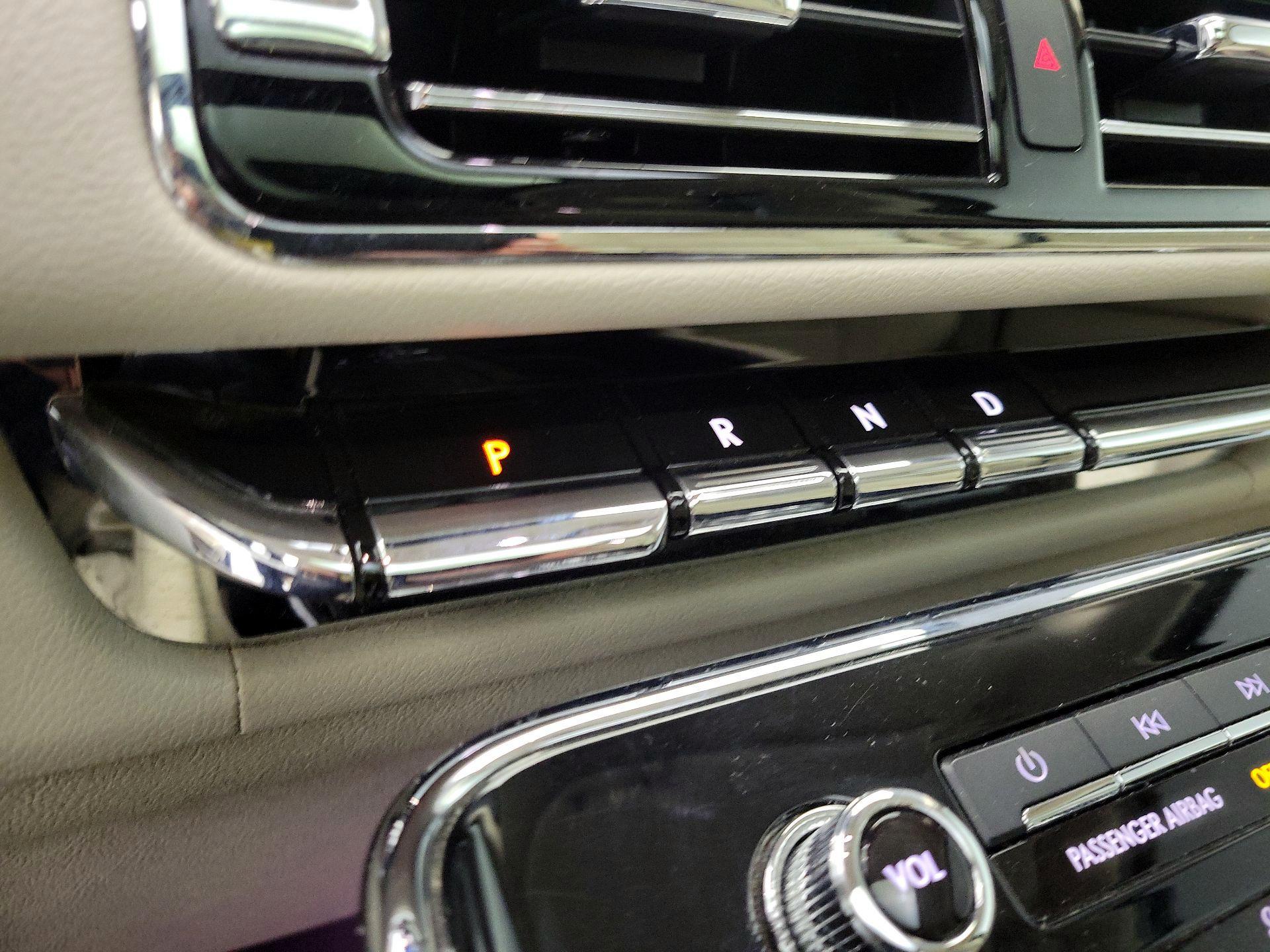 Thumbnail: 2018 Lincoln Navigator L - 16