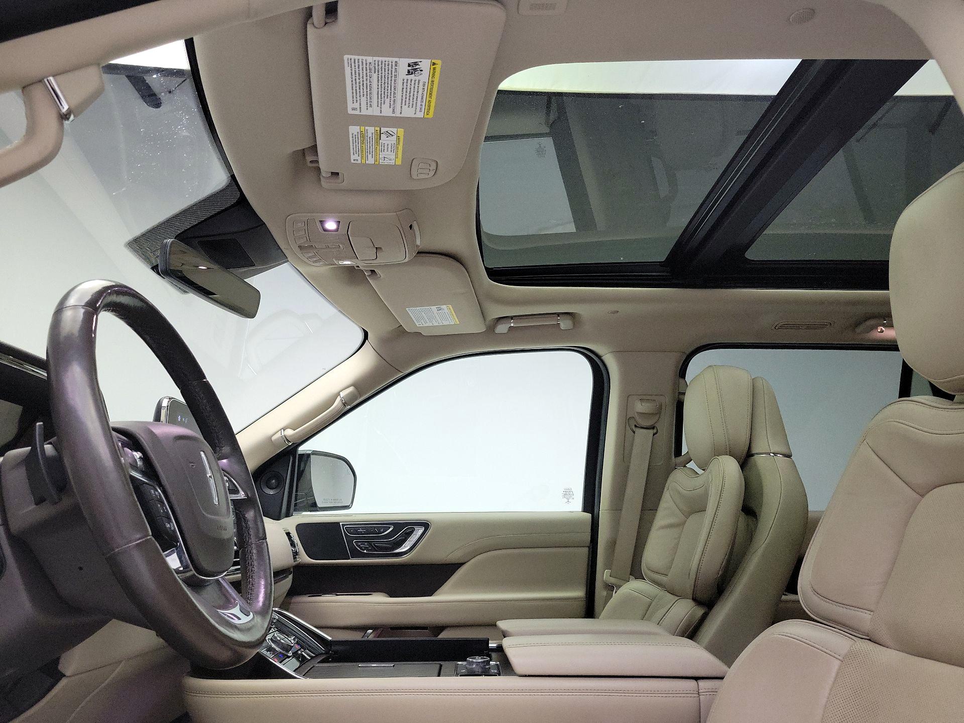 Thumbnail: 2018 Lincoln Navigator L - 18