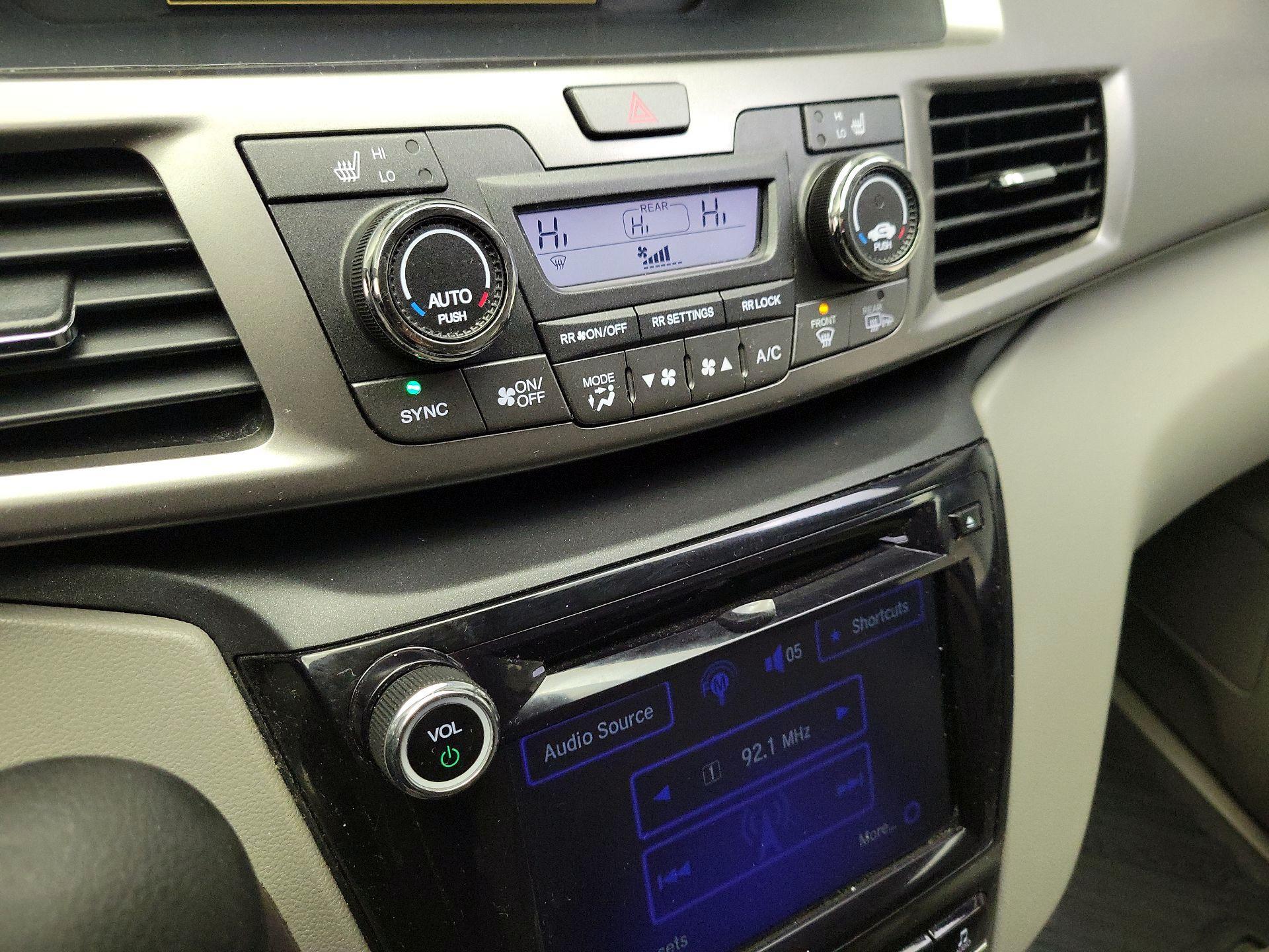 Thumbnail: 2016 Honda Odyssey - 16