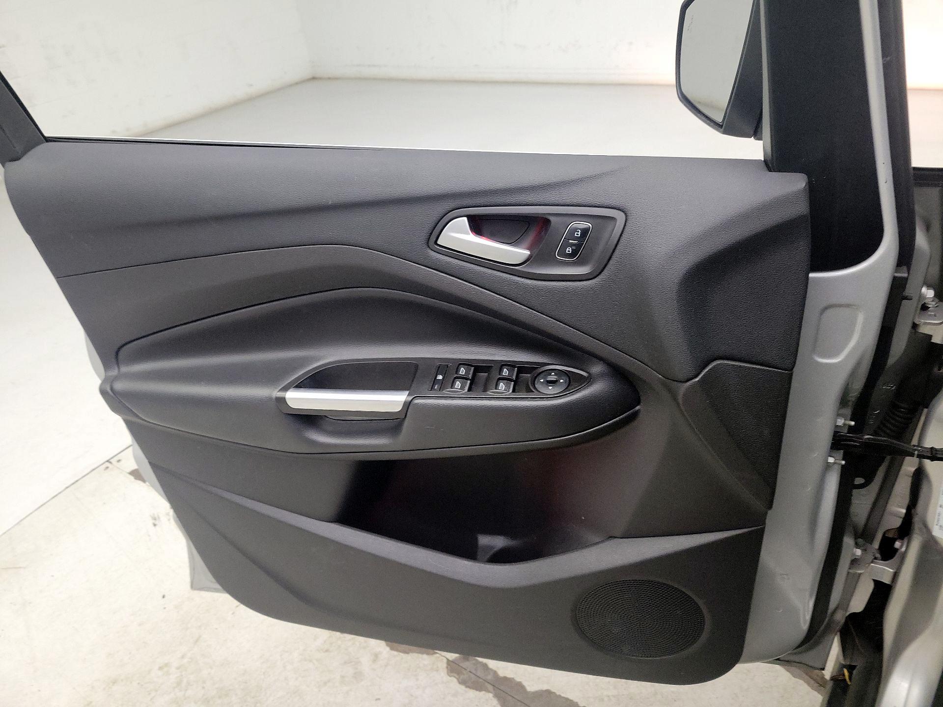 Thumbnail: 2017 Ford C-Max - 12