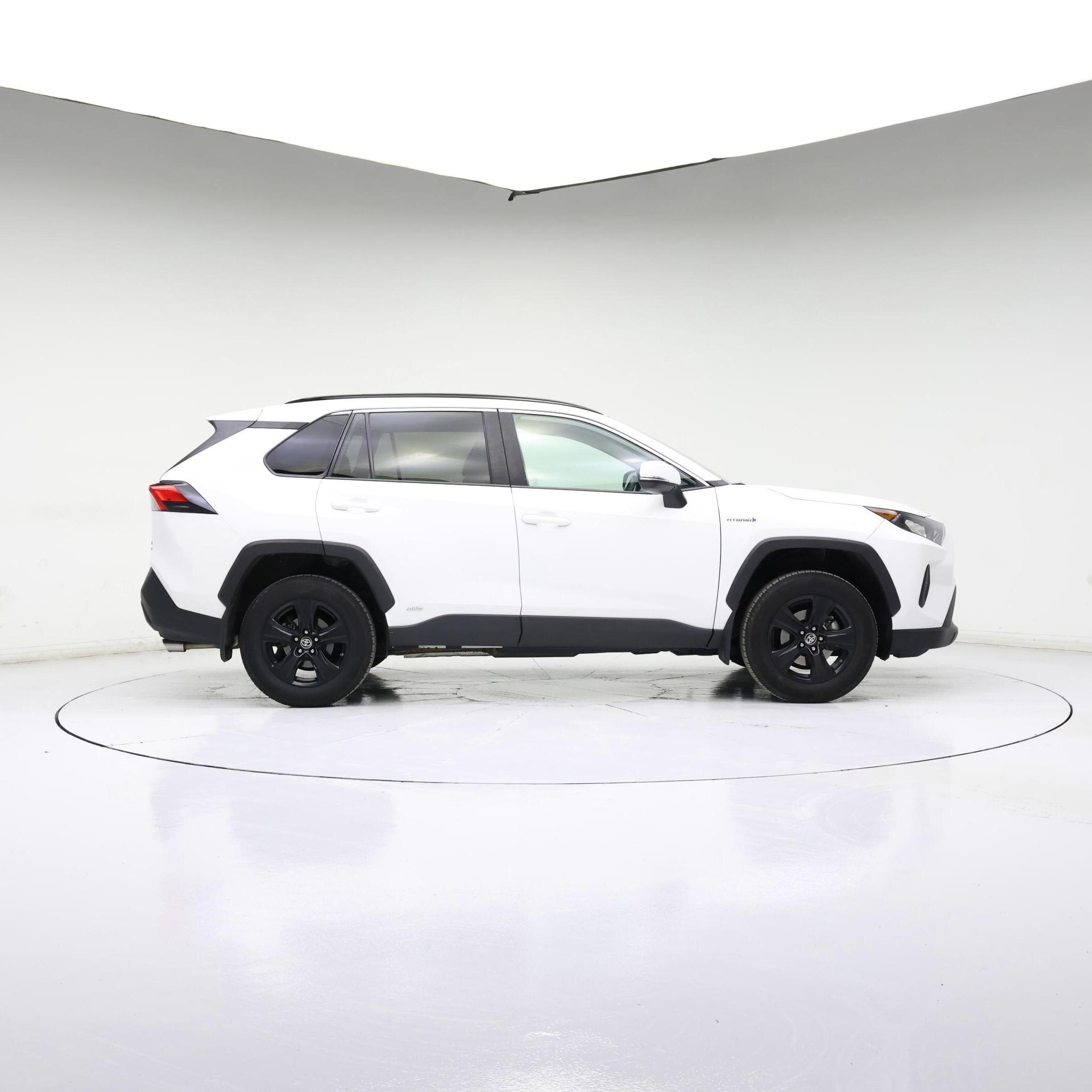 Thumbnail: 2021 Toyota RAV4 - 7