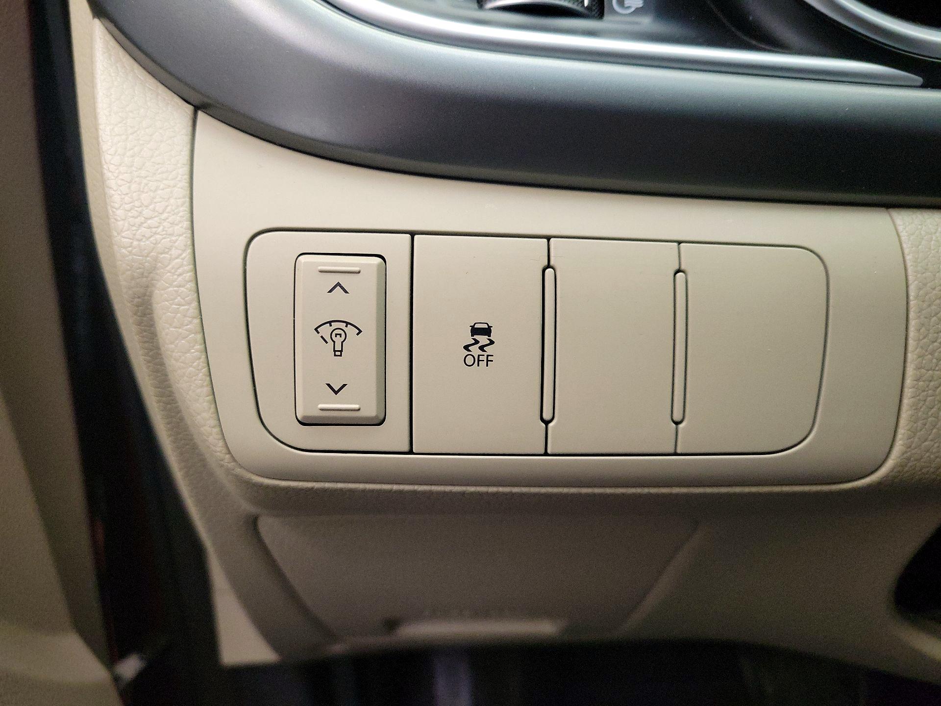 Thumbnail: 2015 Kia Optima - 13