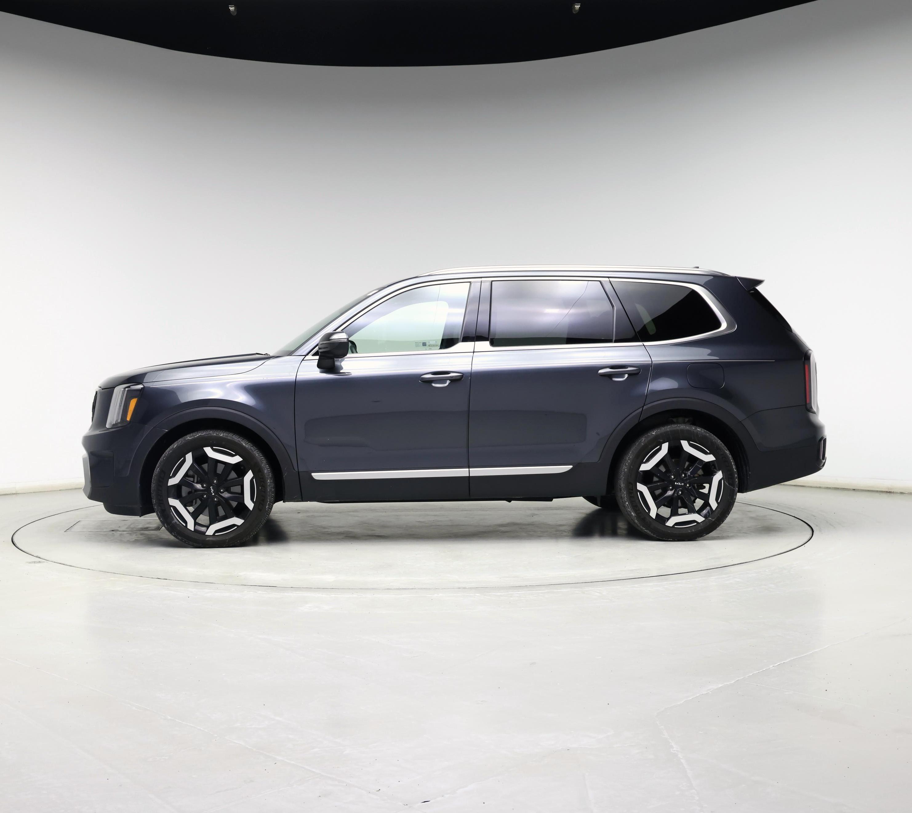 Thumbnail: 2023 Kia Telluride - 3