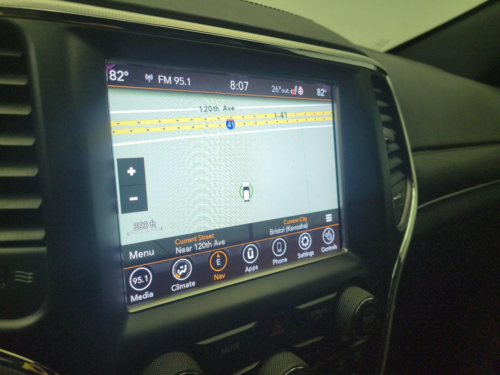 Thumbnail: 2018 Jeep Grand Cherokee - 14