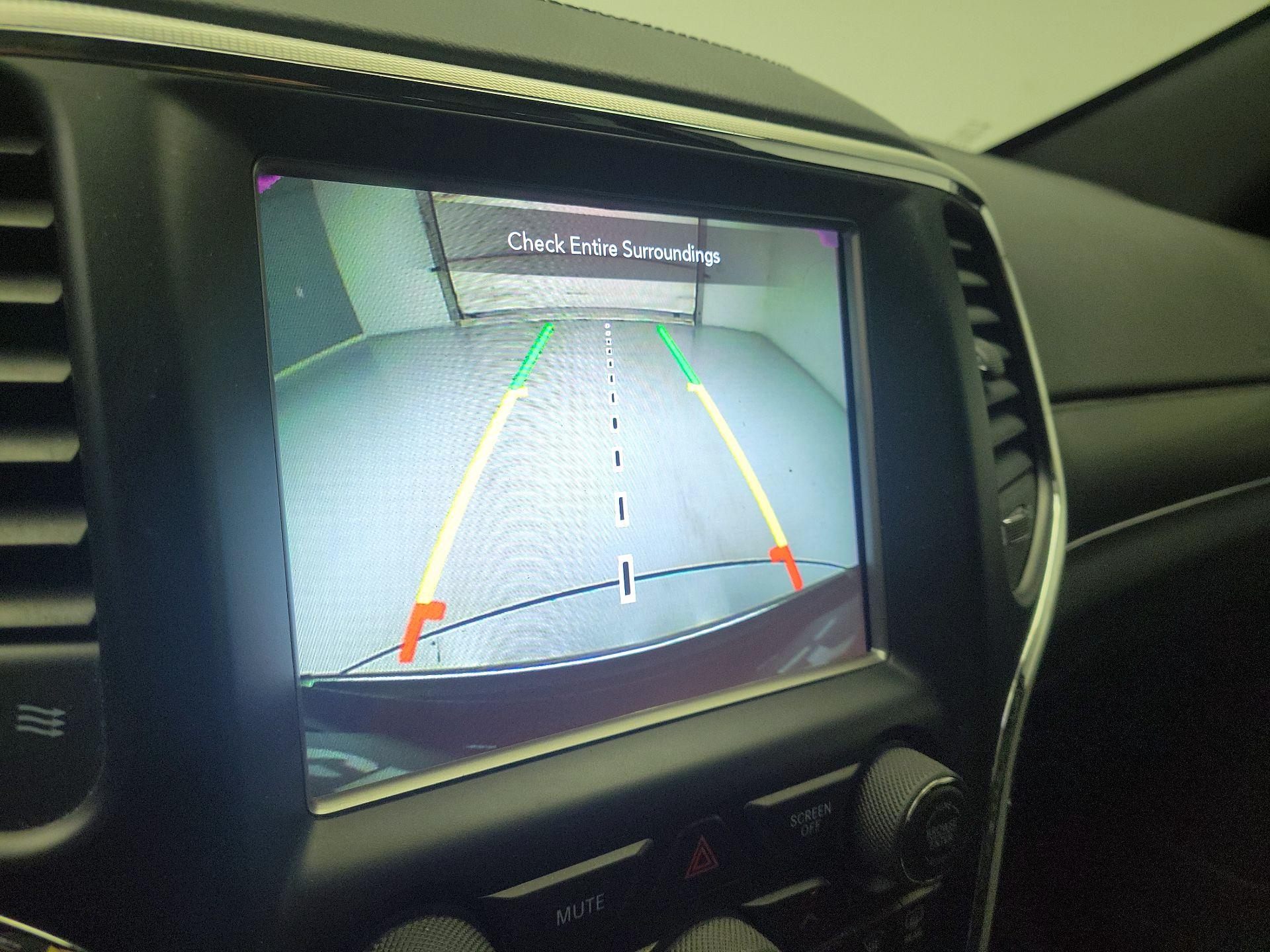 Thumbnail: 2018 Jeep Grand Cherokee - 15