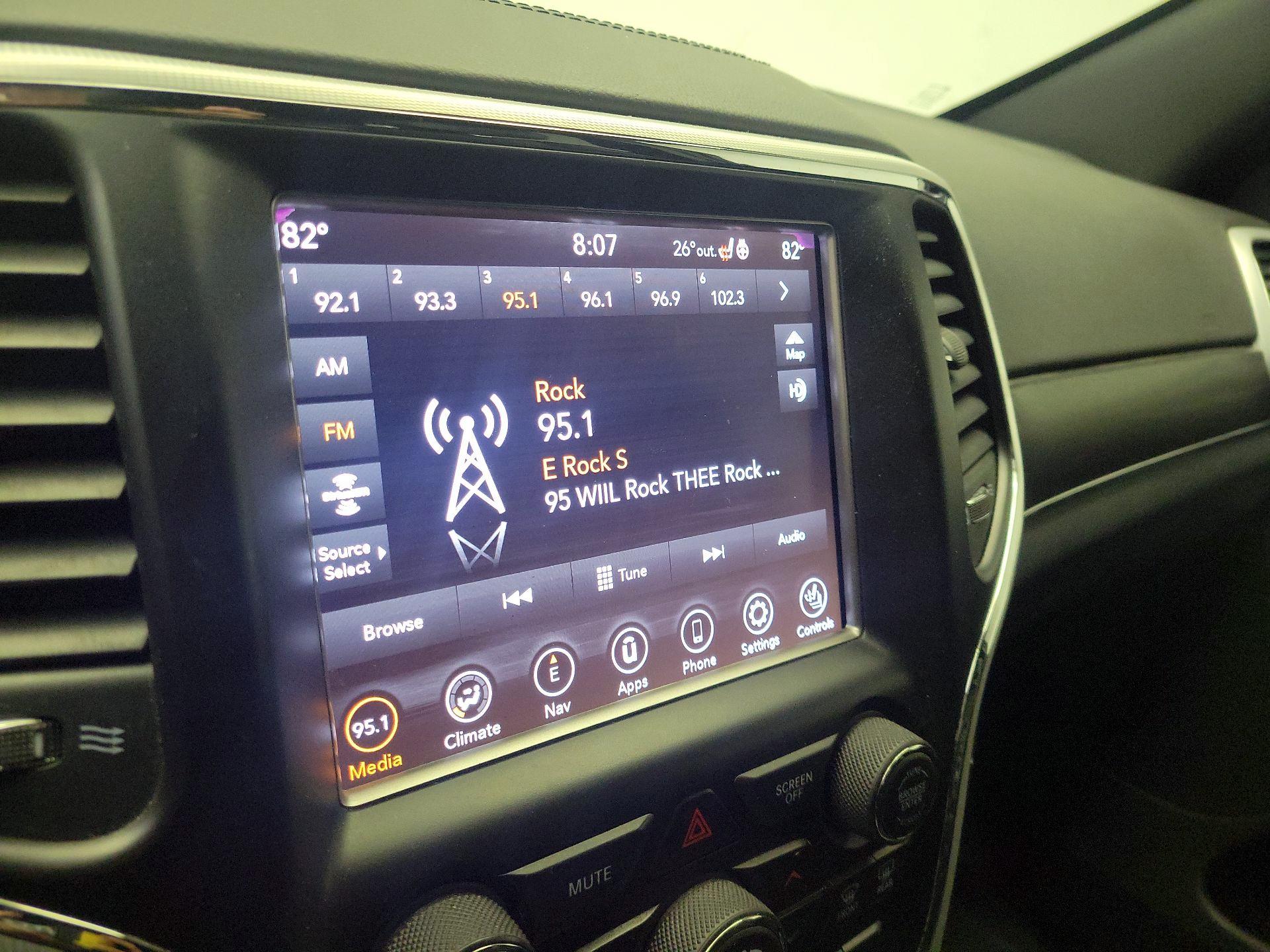 Thumbnail: 2018 Jeep Grand Cherokee - 16