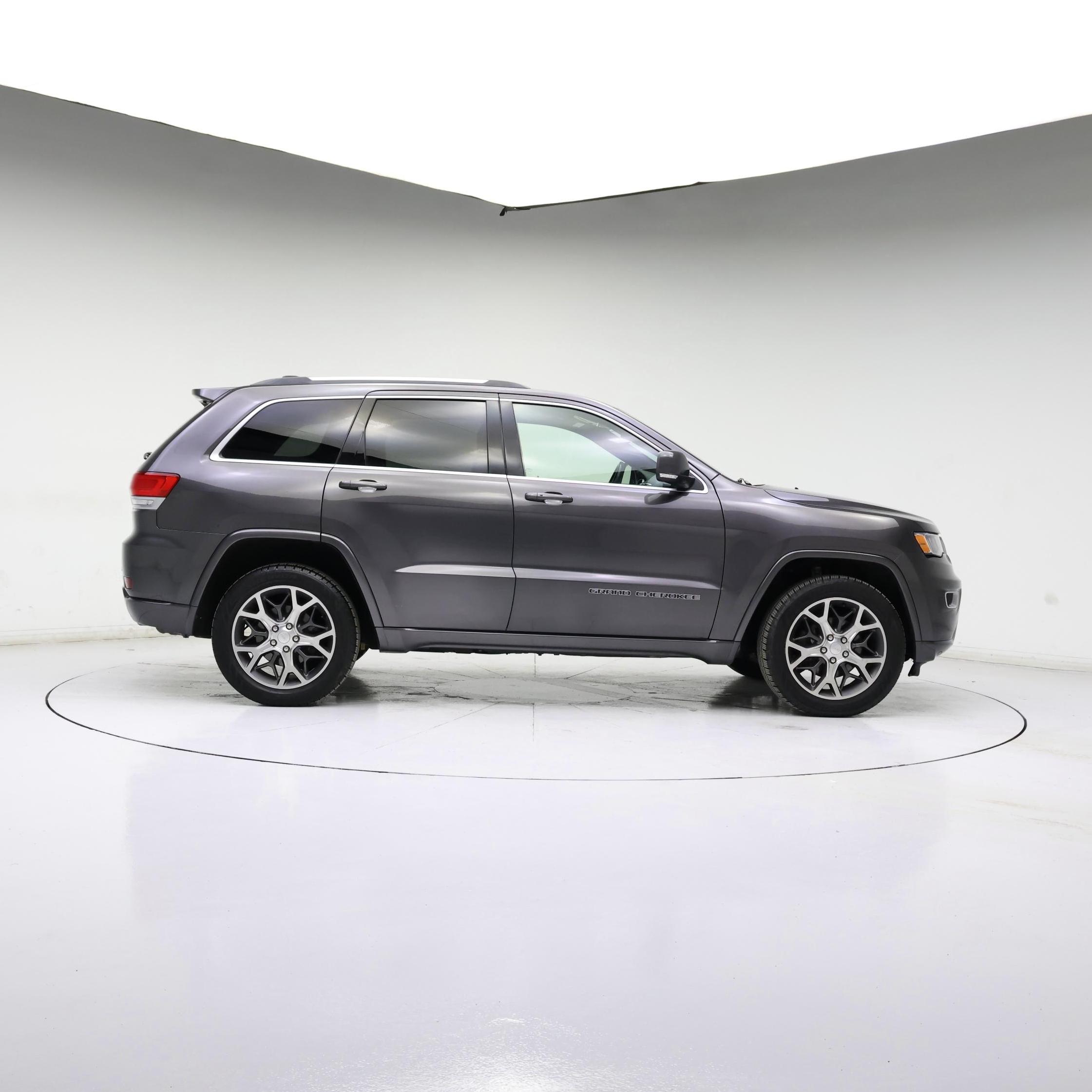 Thumbnail: 2018 Jeep Grand Cherokee - 7