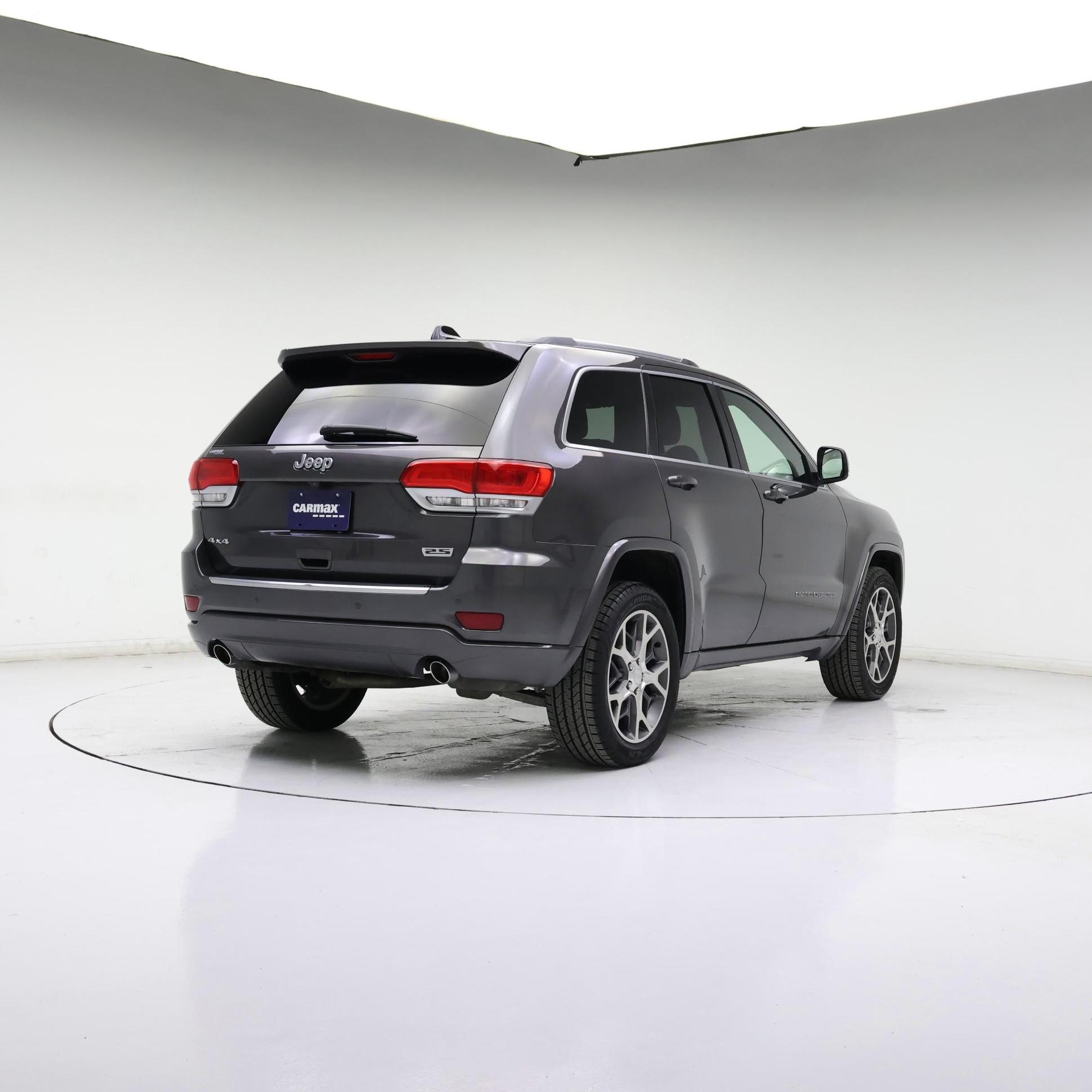 Thumbnail: 2018 Jeep Grand Cherokee - 8