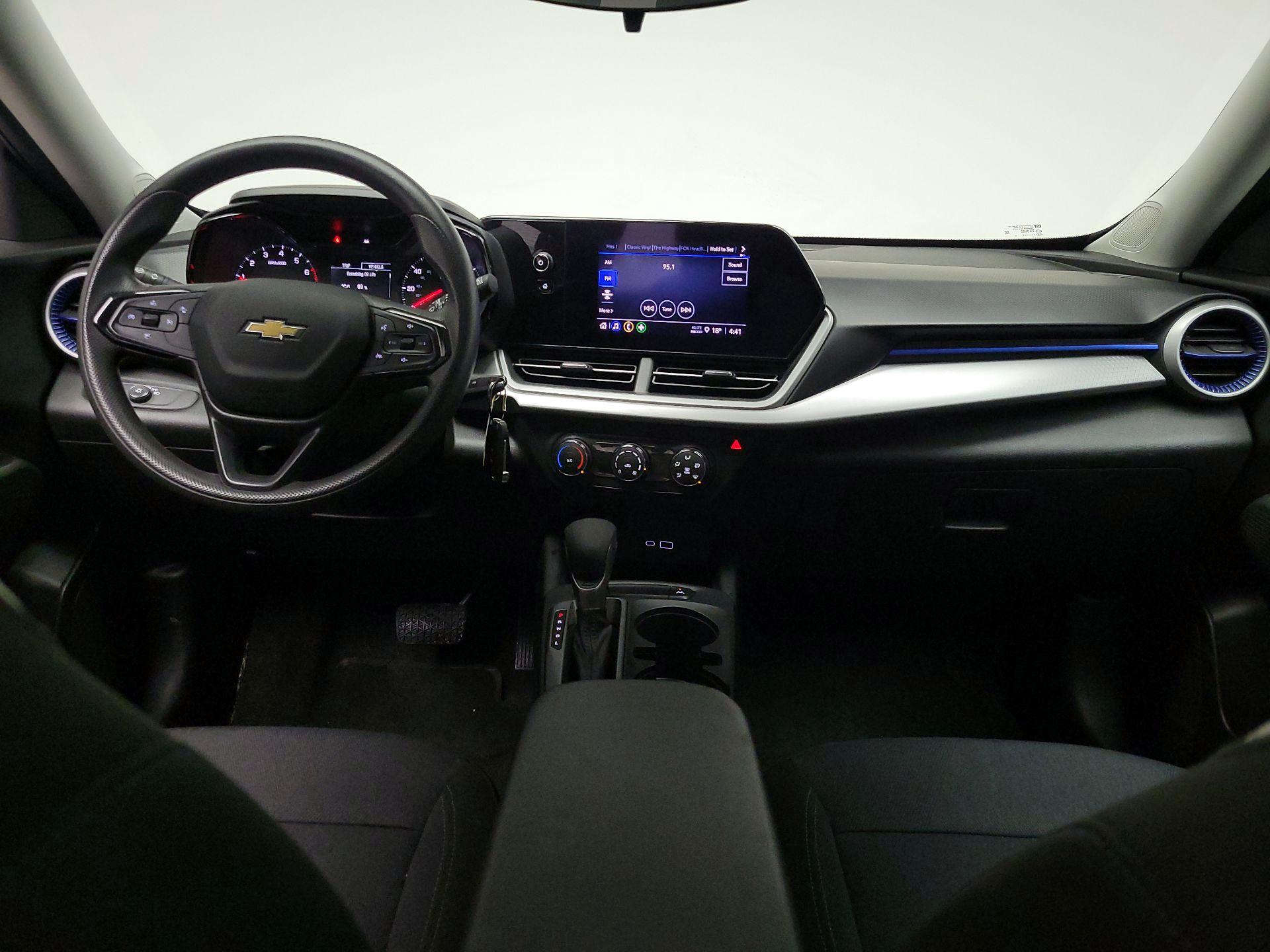 Thumbnail: 2024 Chevrolet Trax - 9